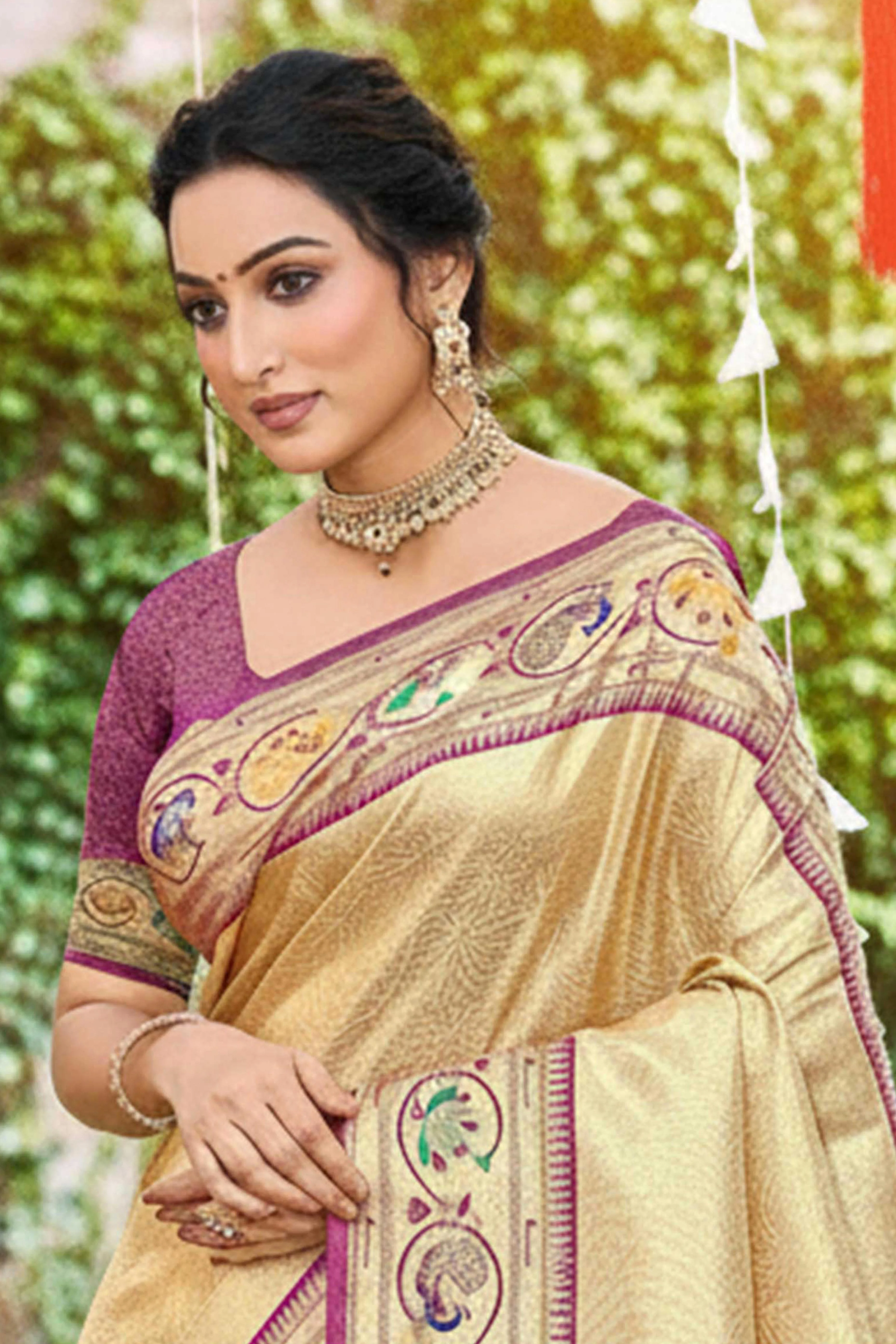 Elegant Cream Weaving Silk Blend Saree With Stunning Peacock Border & Artistic Parrot Motif Pallu - Image 3