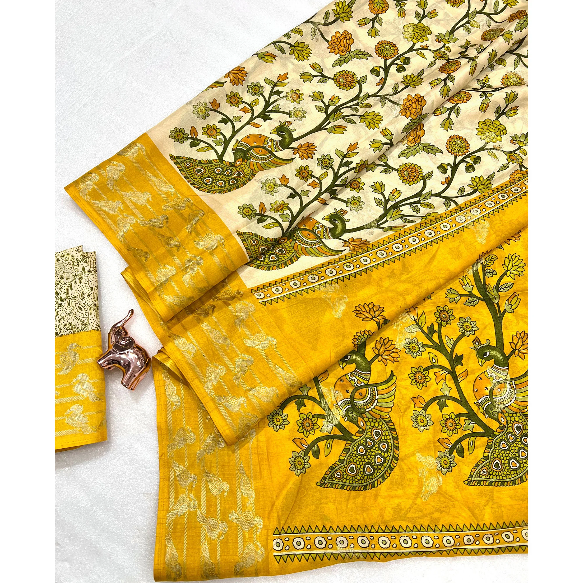 Elegant Cream & Yellow Cotton Blend Saree Adorned With Vibrant Peacock Floral Print - Image 4