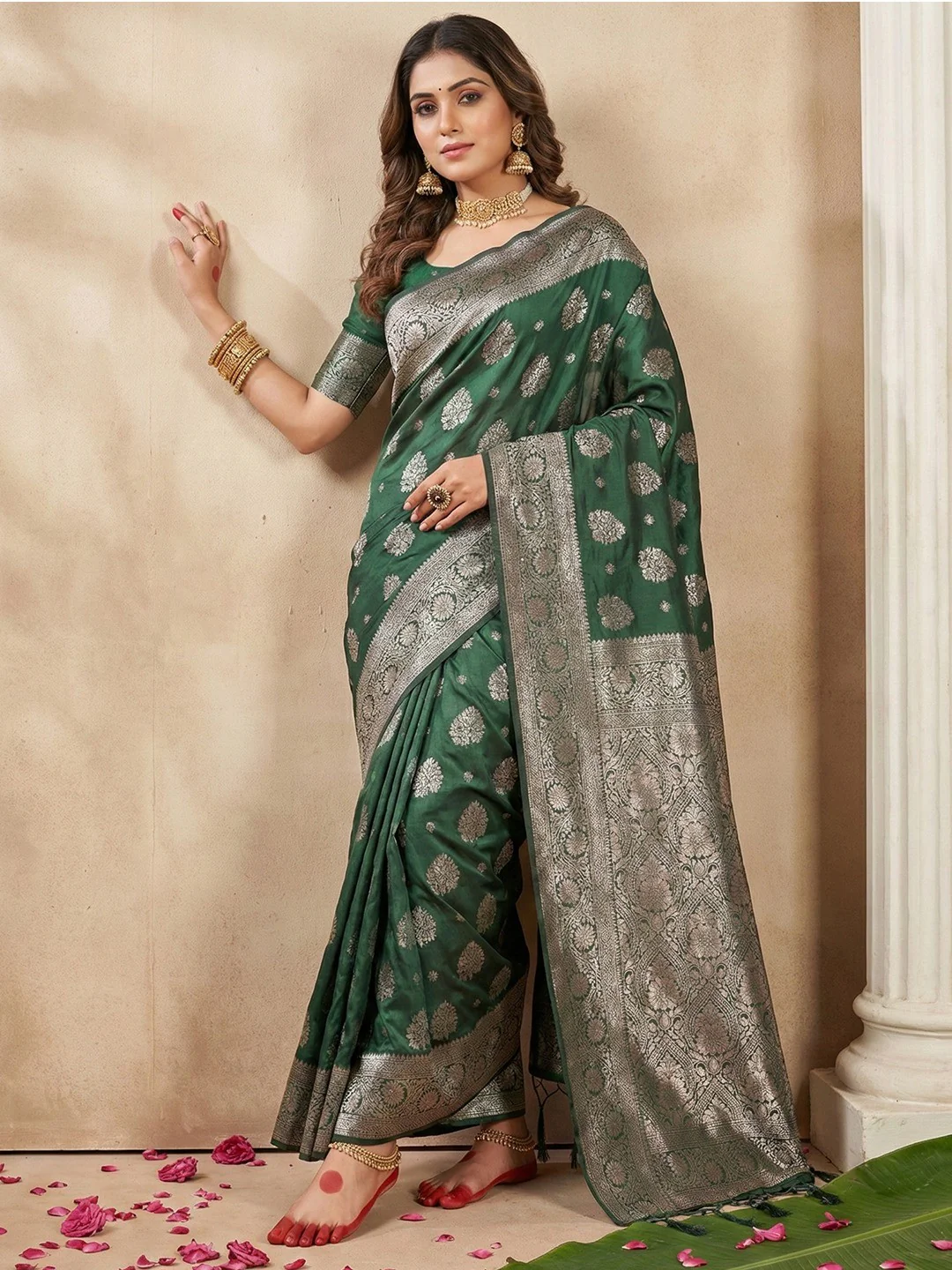 Elegant Green Banarasi Silk Saree Featuring Intricate Floral Weaving With Graceful Tassel Pallu