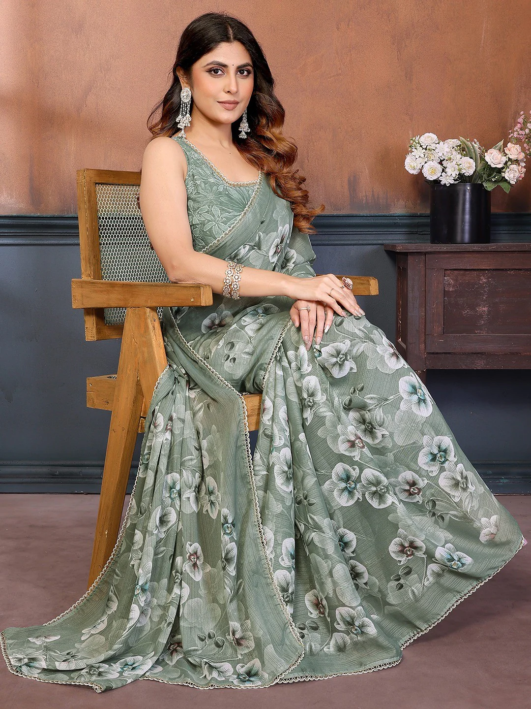 Elegant Green Floral Printed Georgette Saree Enhanced With Delicate Lace Border Work - Image 3