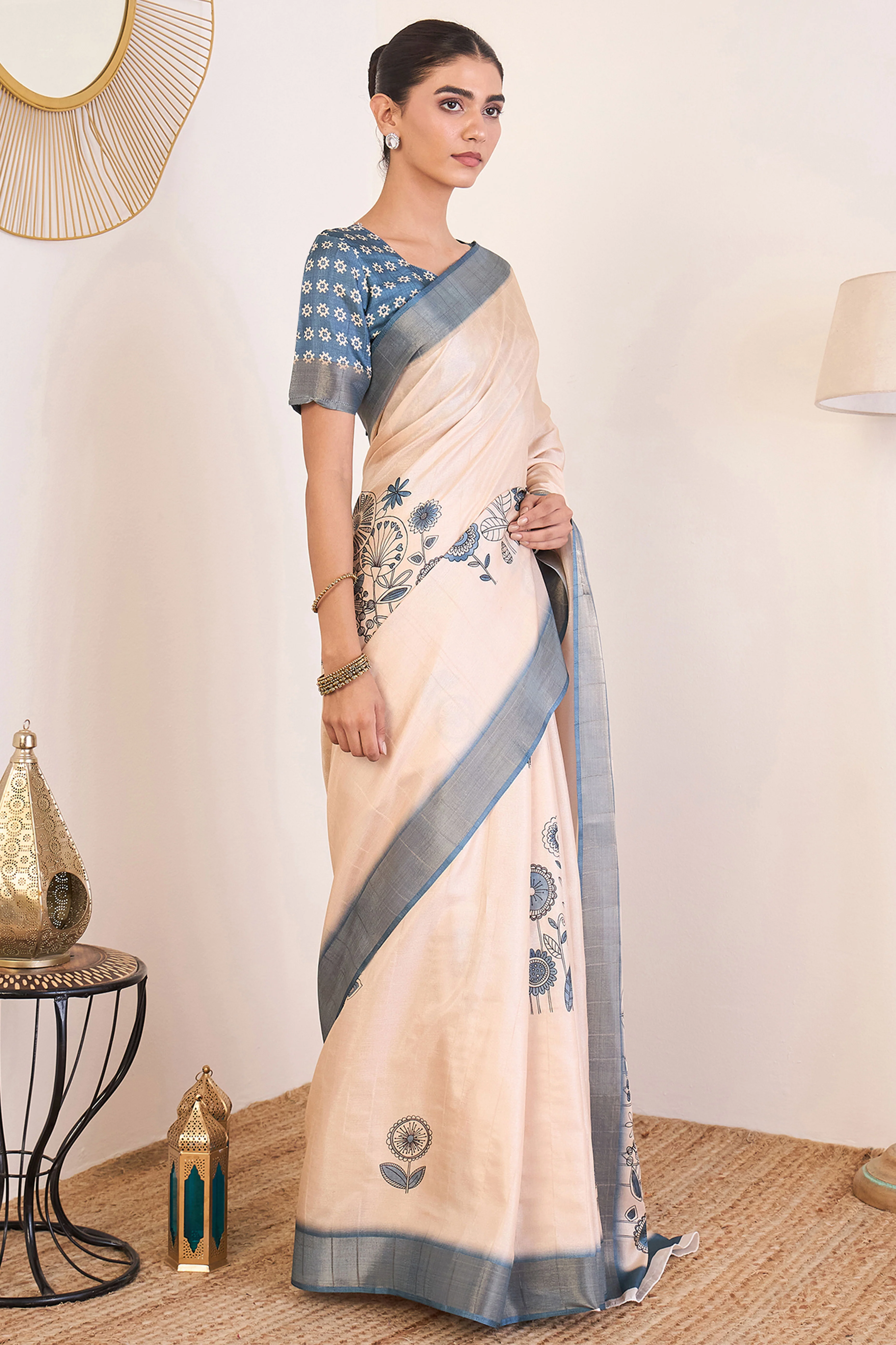 Elegant Greyish Blue Floral Printed Kotha Cotton Silk Saree Reflecting Subtle Sophistication - Image 3