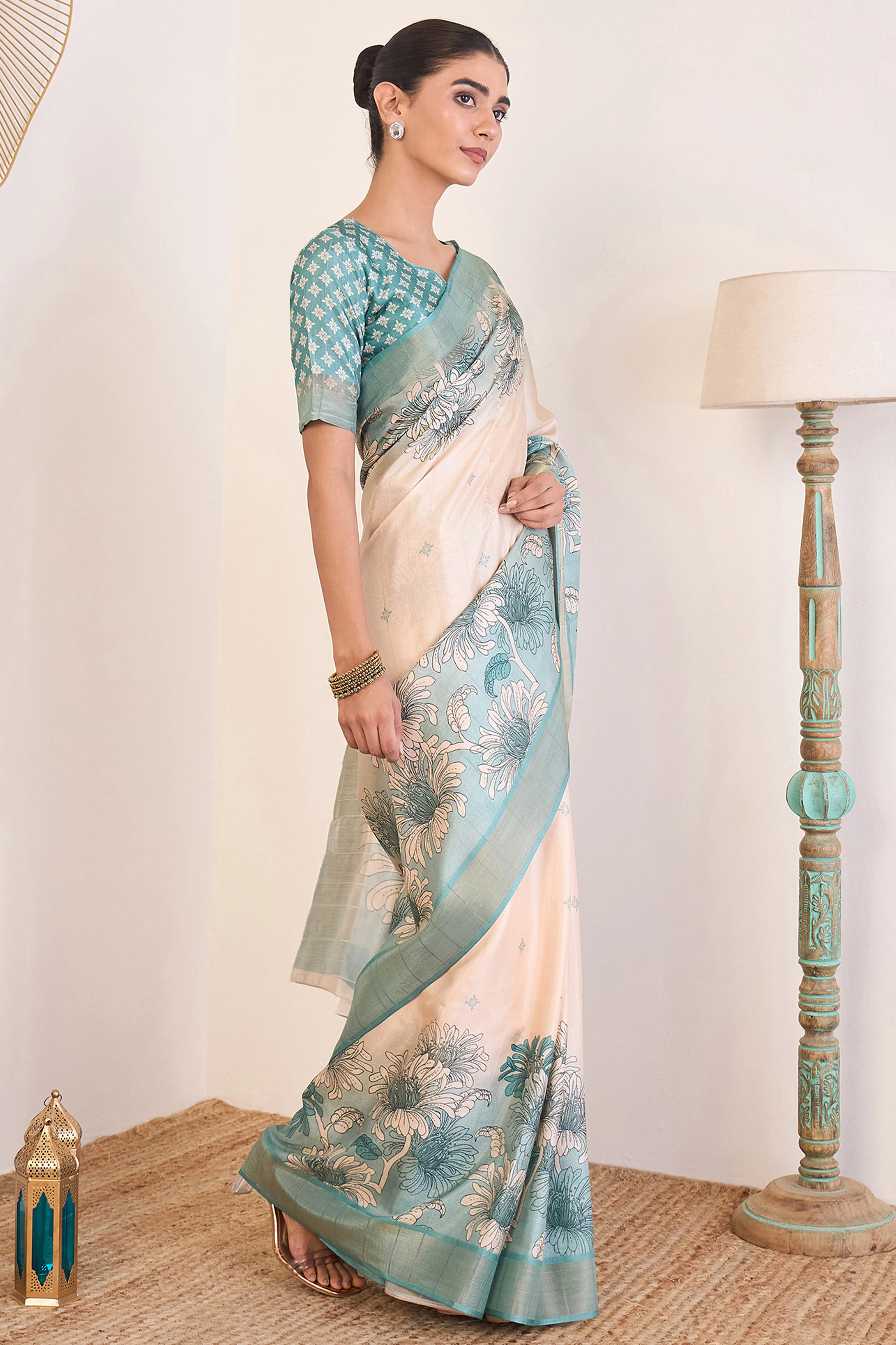Elegant Light Blue Floral Printed Kotha Cotton Silk Saree Reflecting Subtle Sophistication - Image 4