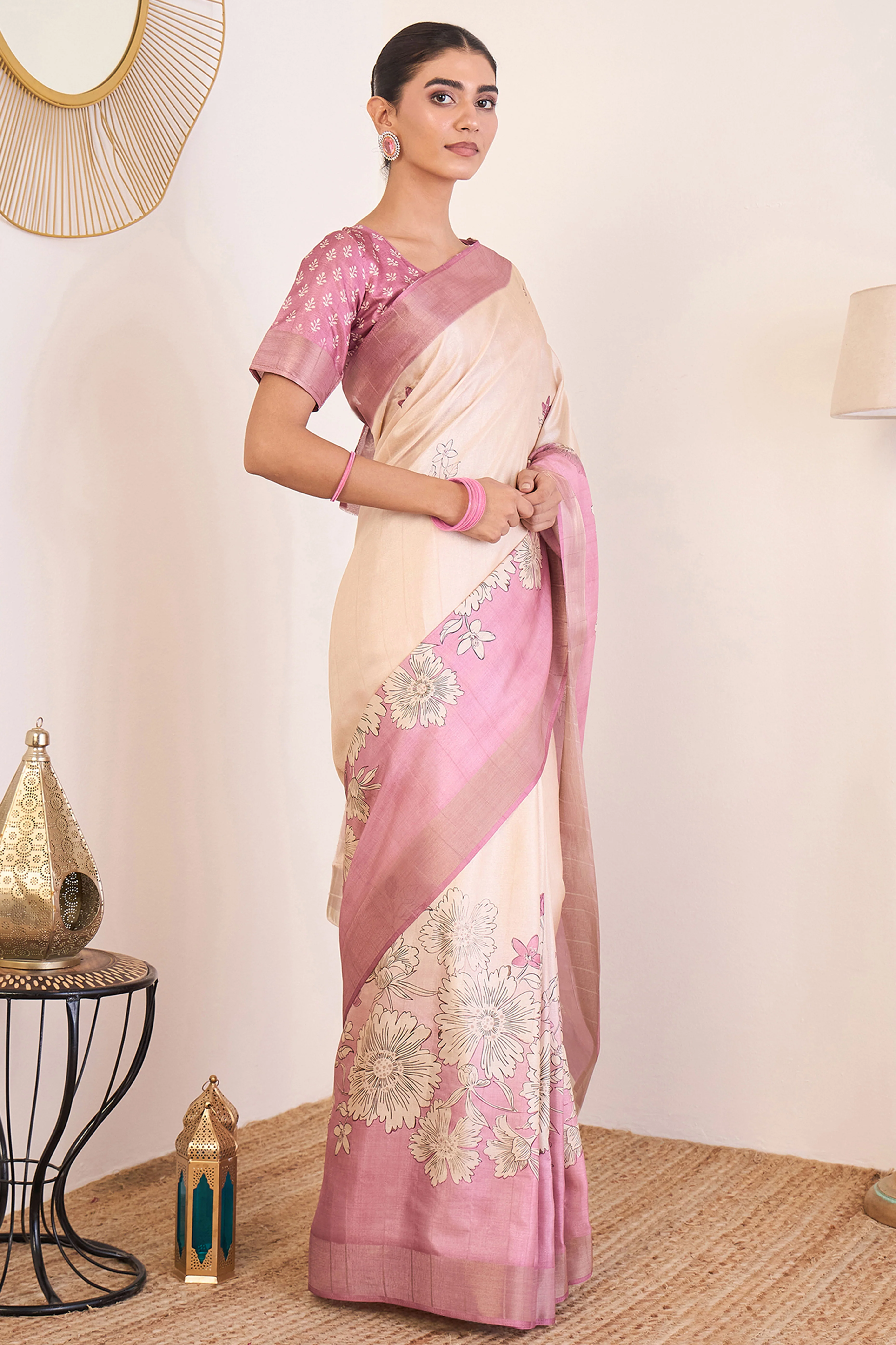 Elegant Light Pink Floral Printed Kotha Cotton Silk Saree Reflecting Subtle Sophistication - Image 4