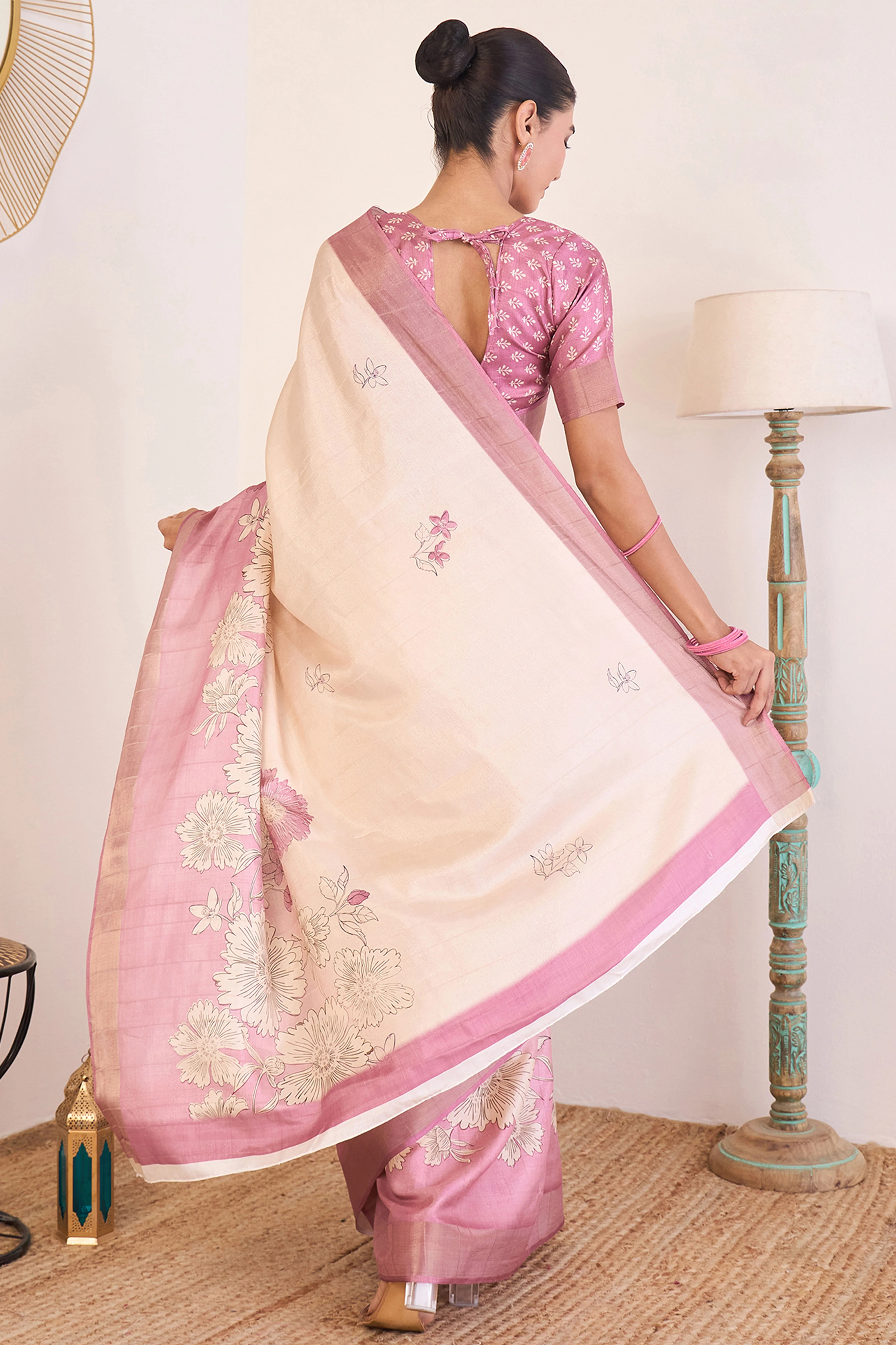 Elegant Light Pink Floral Printed Kotha Cotton Silk Saree Reflecting Subtle Sophistication - Image 5