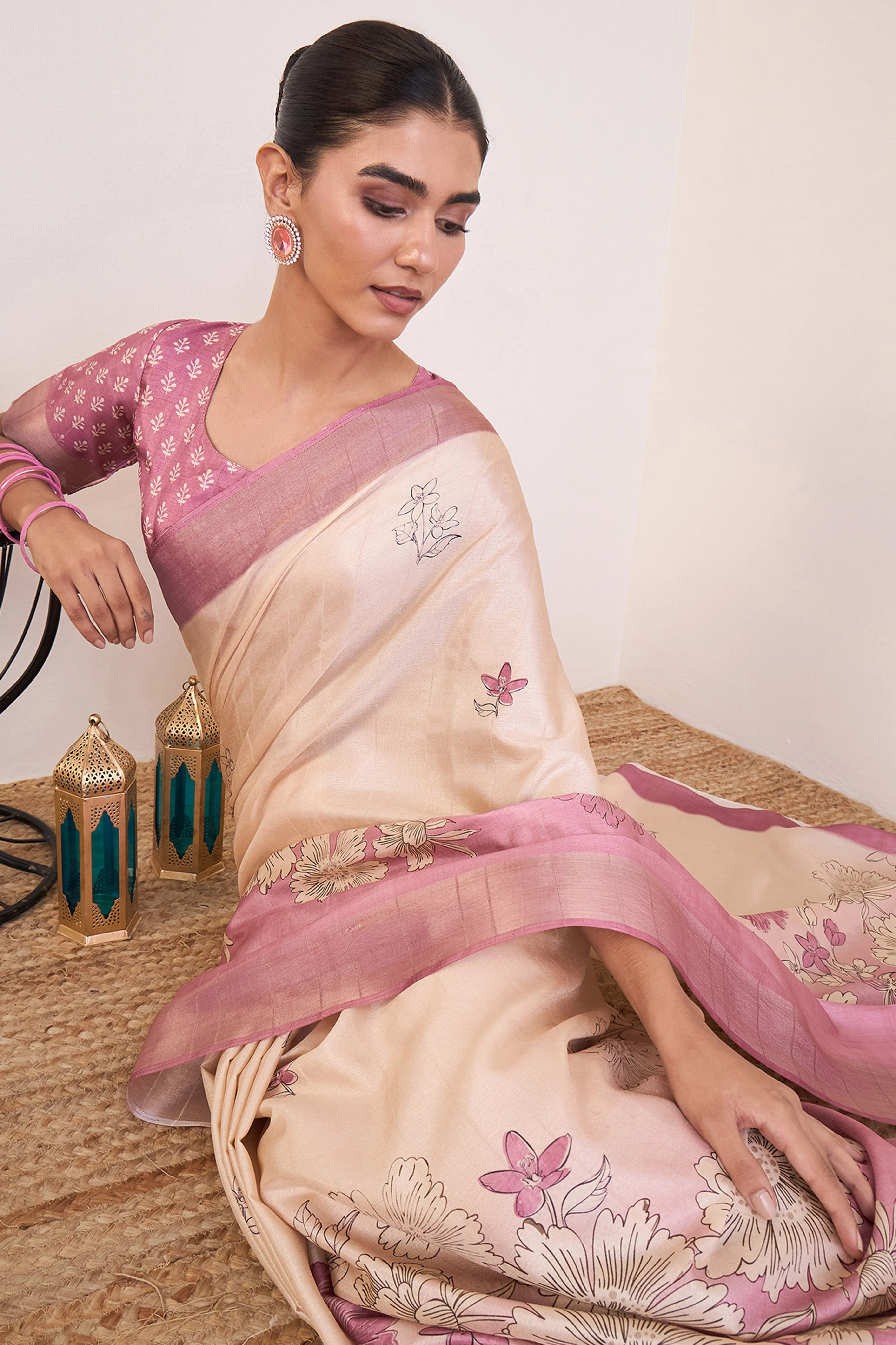 Elegant Light Pink Floral Printed Kotha Cotton Silk Saree Reflecting Subtle Sophistication - Image 6