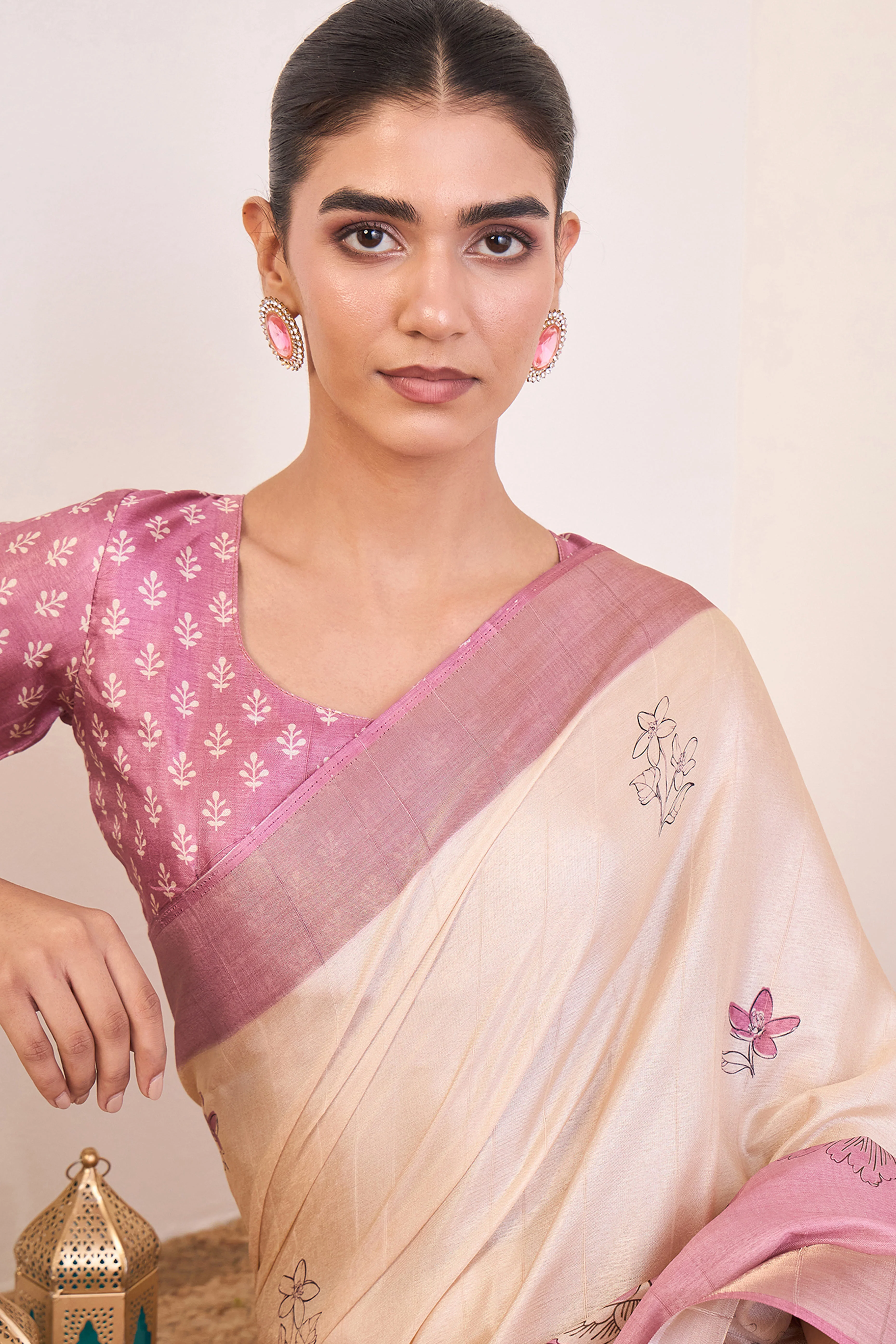 Elegant Light Pink Floral Printed Kotha Cotton Silk Saree Reflecting Subtle Sophistication - Image 7