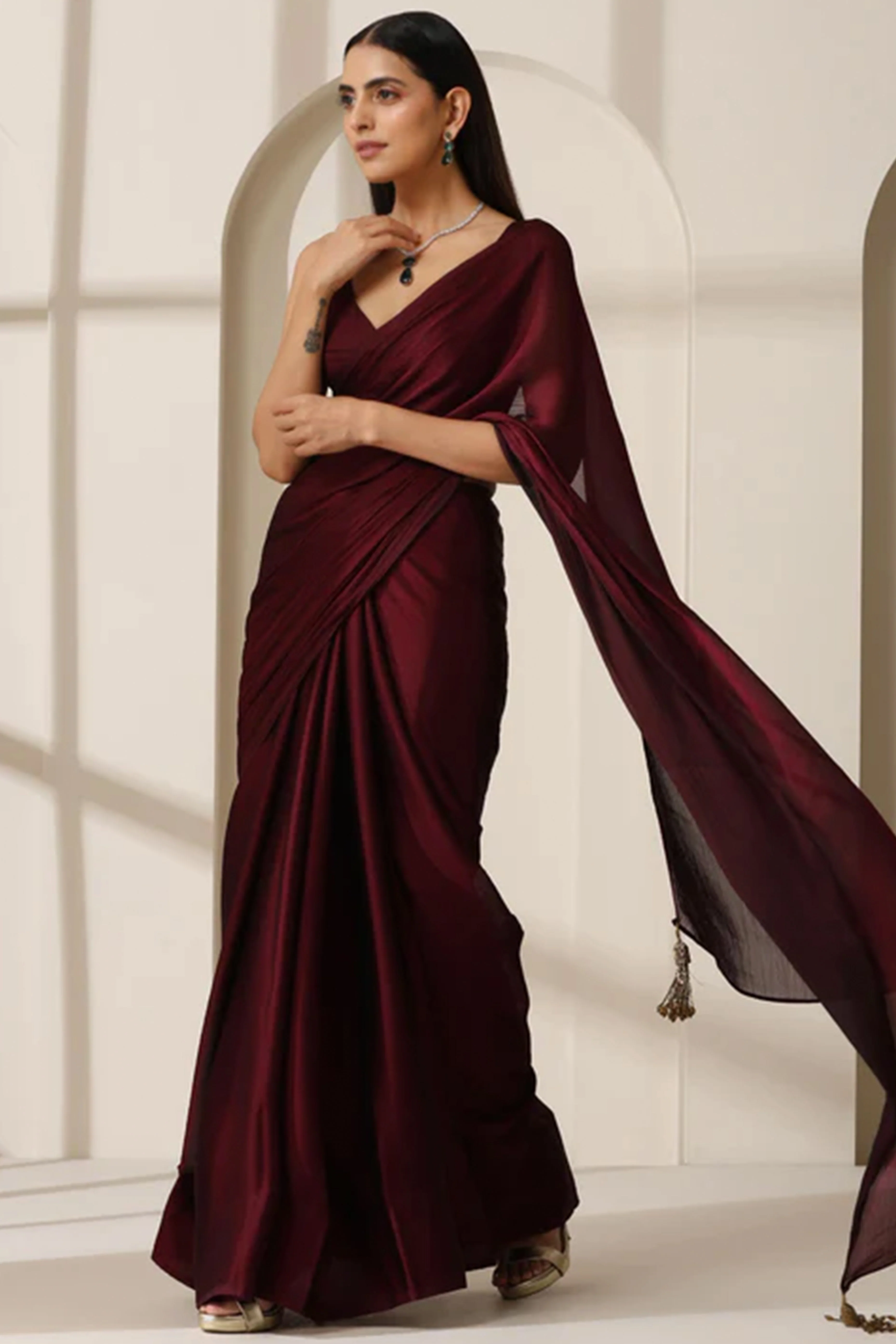 Elegant Maroon Solid Silk Blend Saree Crafted for Glamorous Party Wear - Image 4