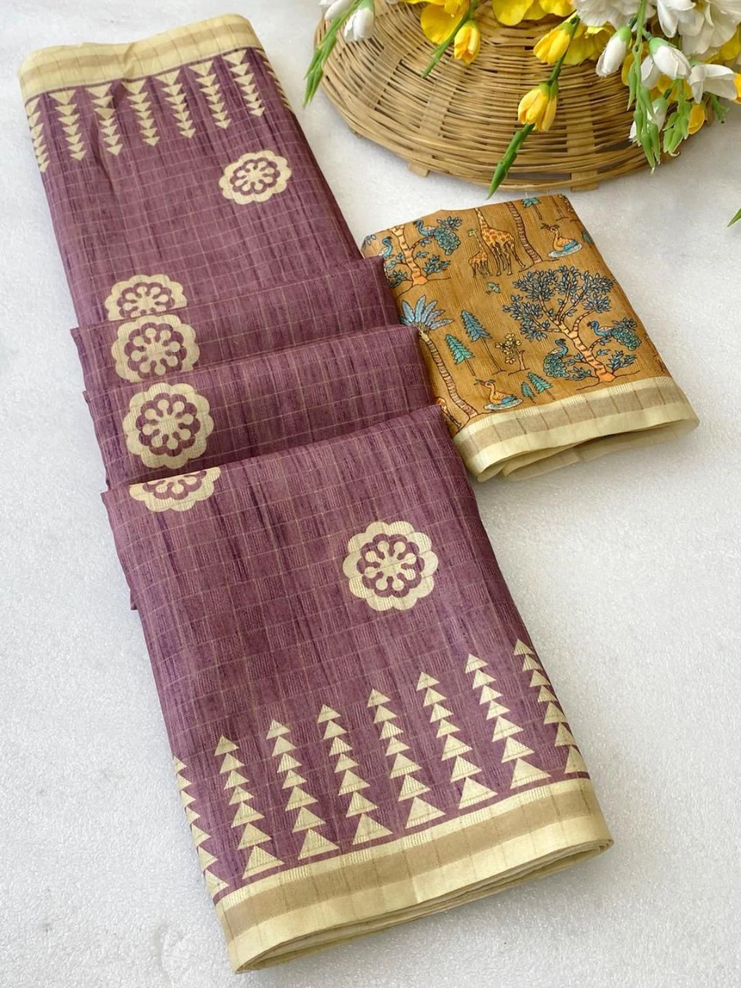 Elegant Onion Pink Tussar Silk Saree Featuring Zari Checks Weaving With Bird & Animal Printed Pallu - Image 3