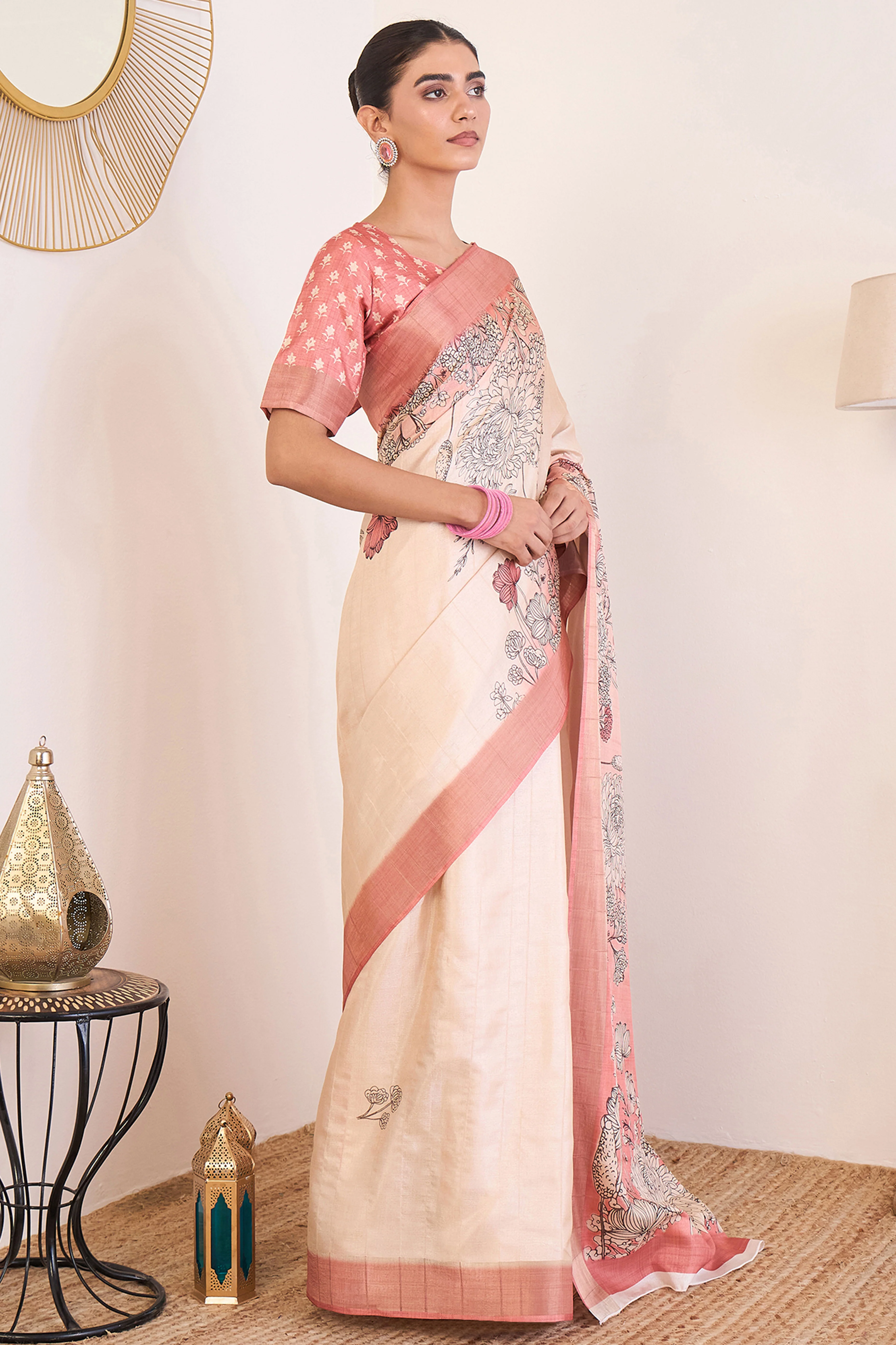 Elegant Peach Floral Printed Kotha Cotton Silk Saree Reflecting Subtle Sophistication - Image 4