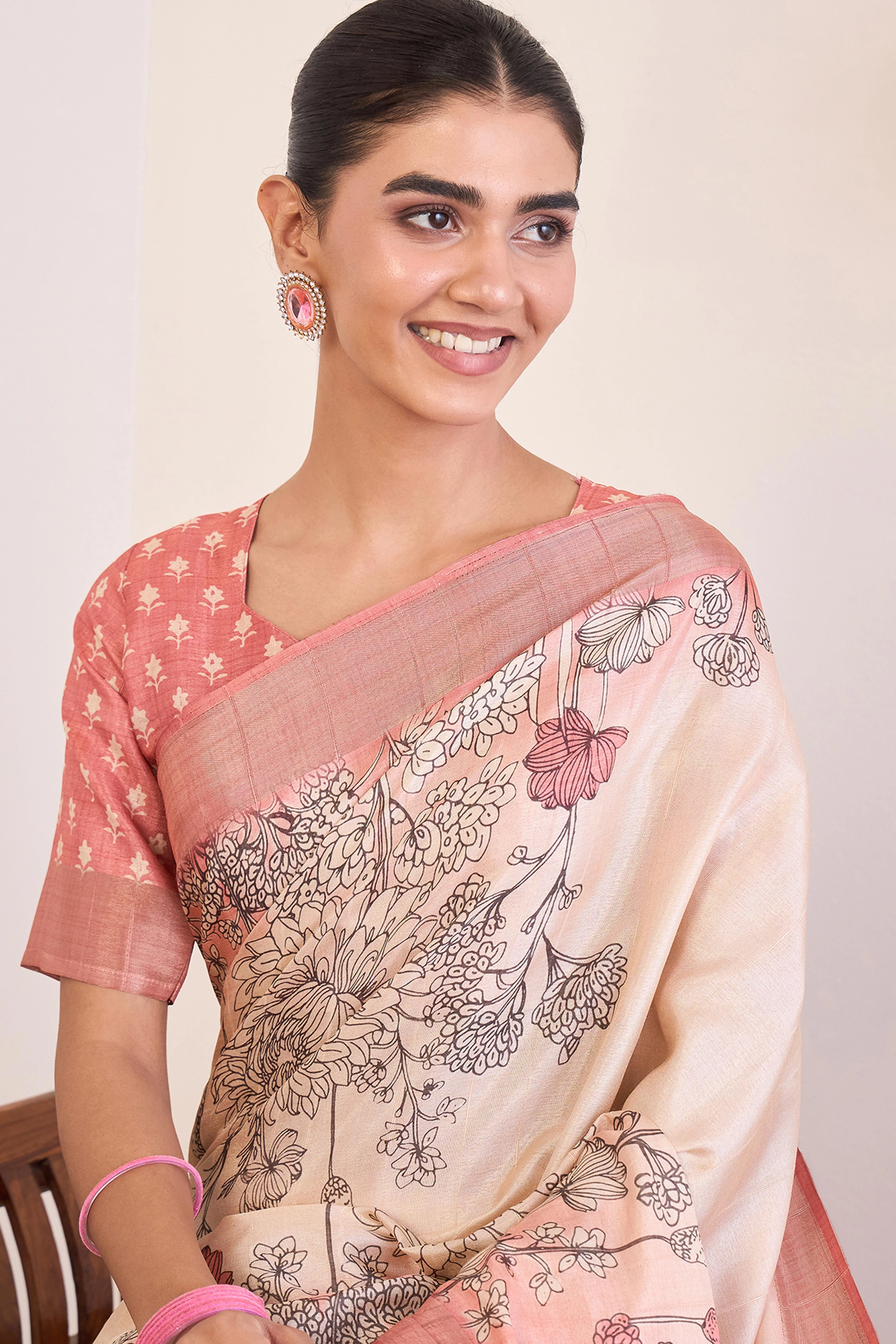 Elegant Peach Floral Printed Kotha Cotton Silk Saree Reflecting Subtle Sophistication - Image 7