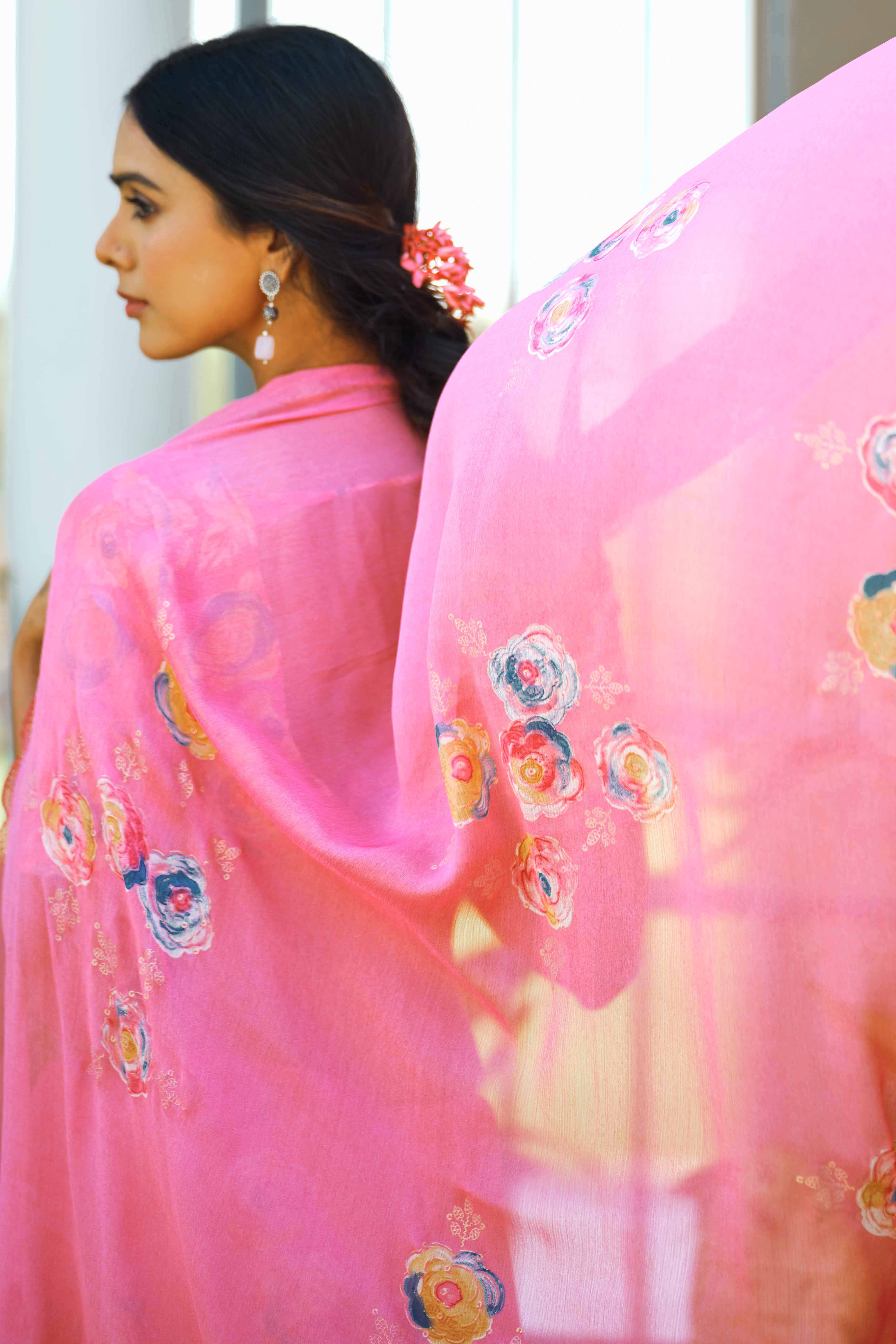 Elegant Pink Chiffon Saree with Floral and Foil Print Detailing - Image 4