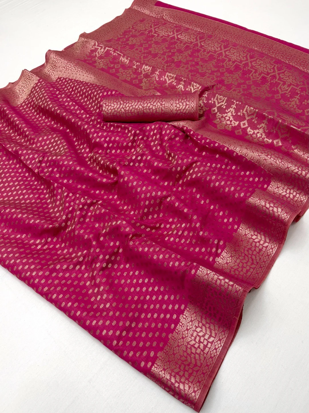 Elegant Pink Cotton Silk Saree with Traditional Zari Weaving - Image 2