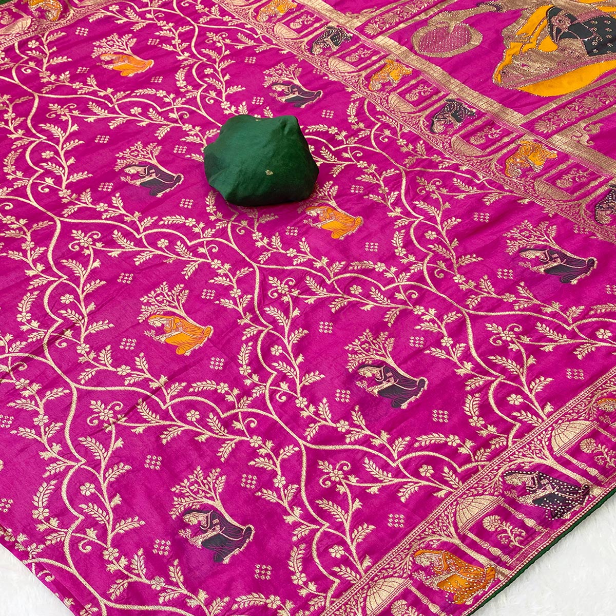 Elegant Pink Dola Silk Saree with Intricate Zari Weaving for Festive Occasions - Image 2