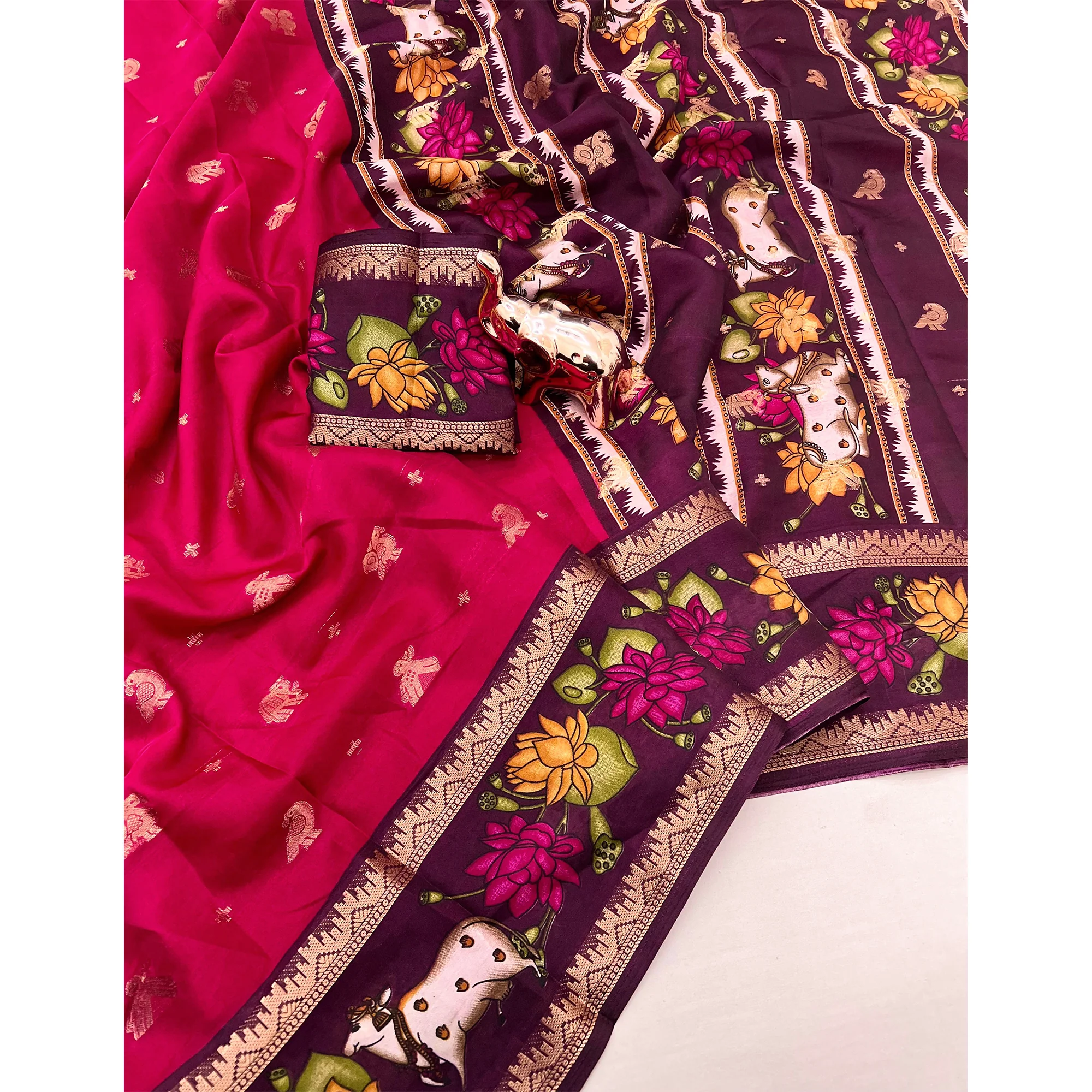 Elegant Pink Peacock Pattern Zari Weaving Georgette Saree With Tassel Pallu - Image 4