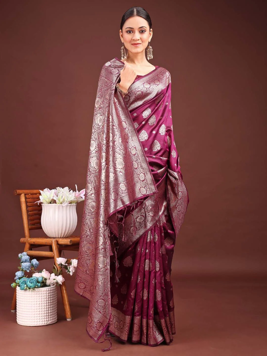 Elegant Purple Banarasi Silk Saree with Silver Zari Weaving - Image 3