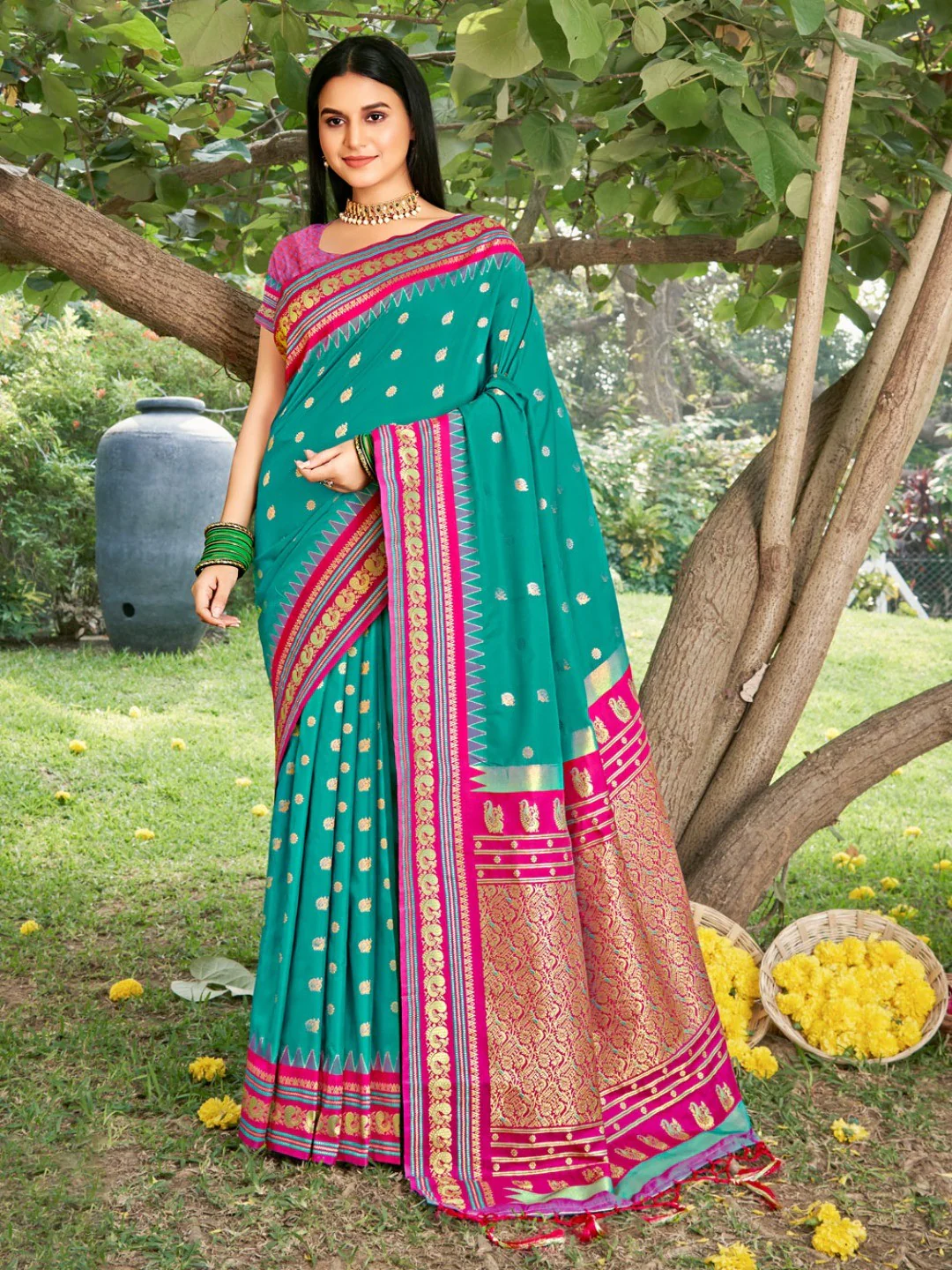 Elegant Rama Green Ethnic Motifs Zari Silk Blend Saree for Festive Occasions