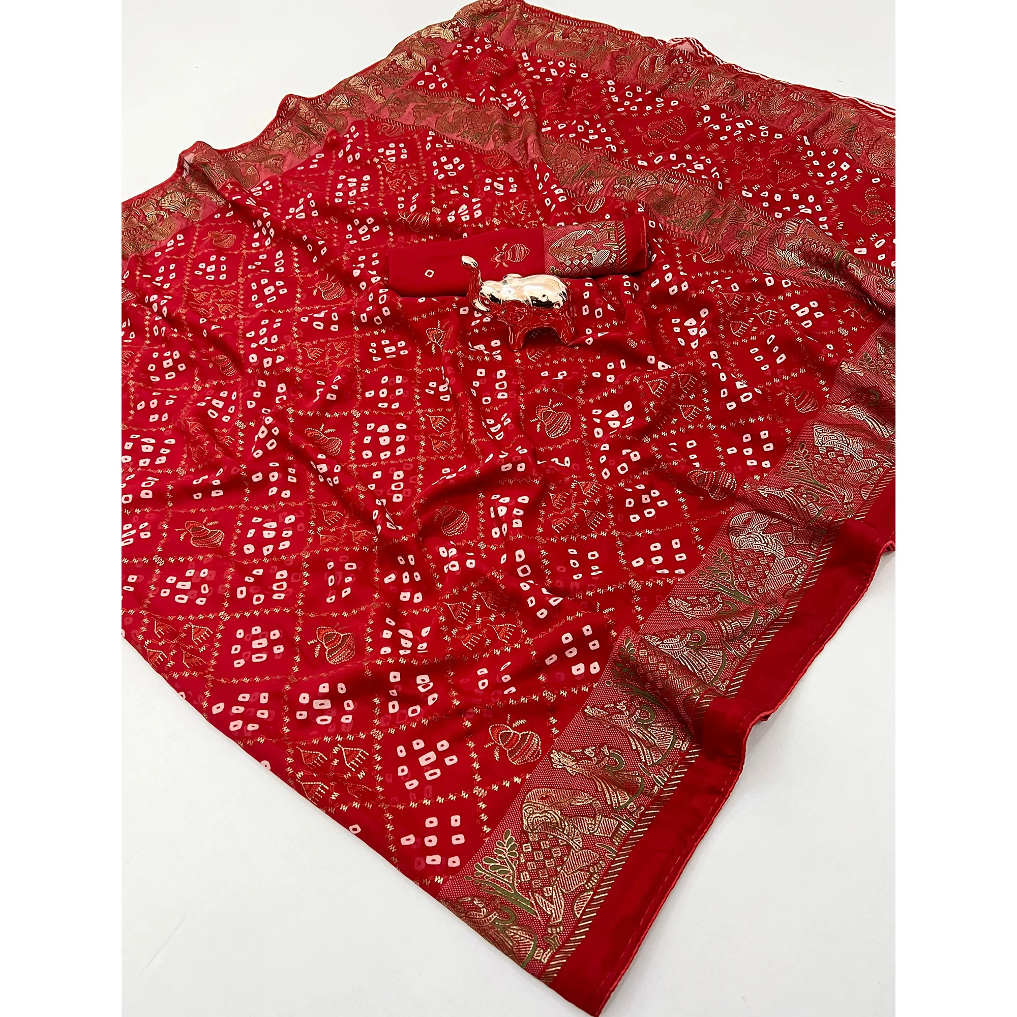 Elegant Red Bandhani Foil Printed Georgette Saree Highlighted With Soft Tassel Pallu - Image 3