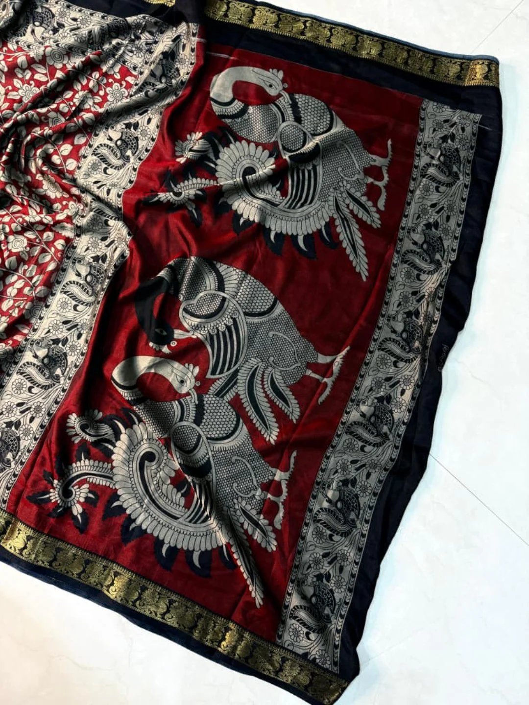 Elegant Red & Black Mulmul Cotton Saree with Kalamkari Peacock Motif Border - Image 2