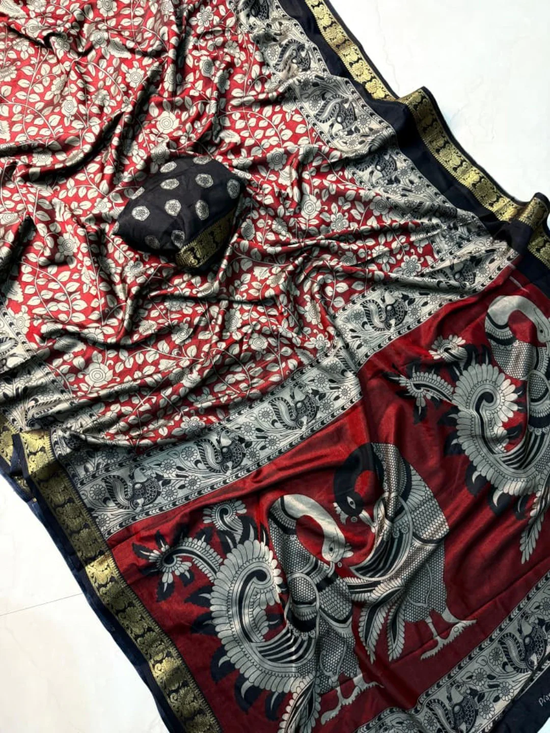Elegant Red & Black Mulmul Cotton Saree with Kalamkari Peacock Motif Border - Image 3