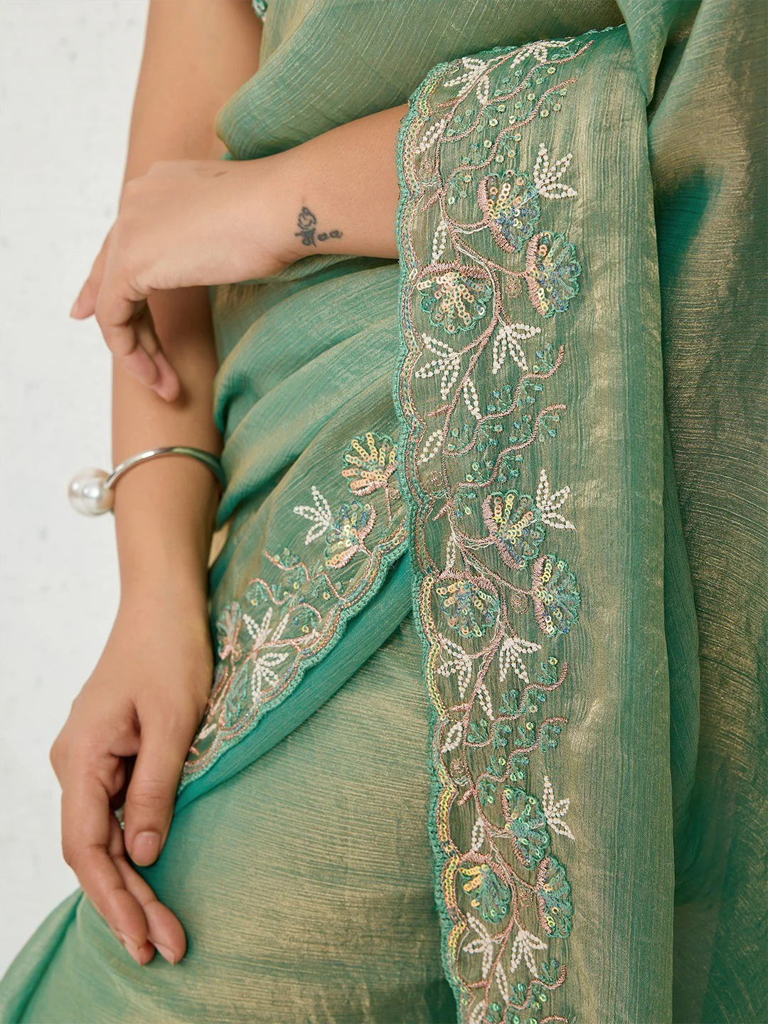 Elegant Sea Green Floral Thread & Zari Embroidered Chiffon Velvet Saree With Shimmering Sequins - Image 5