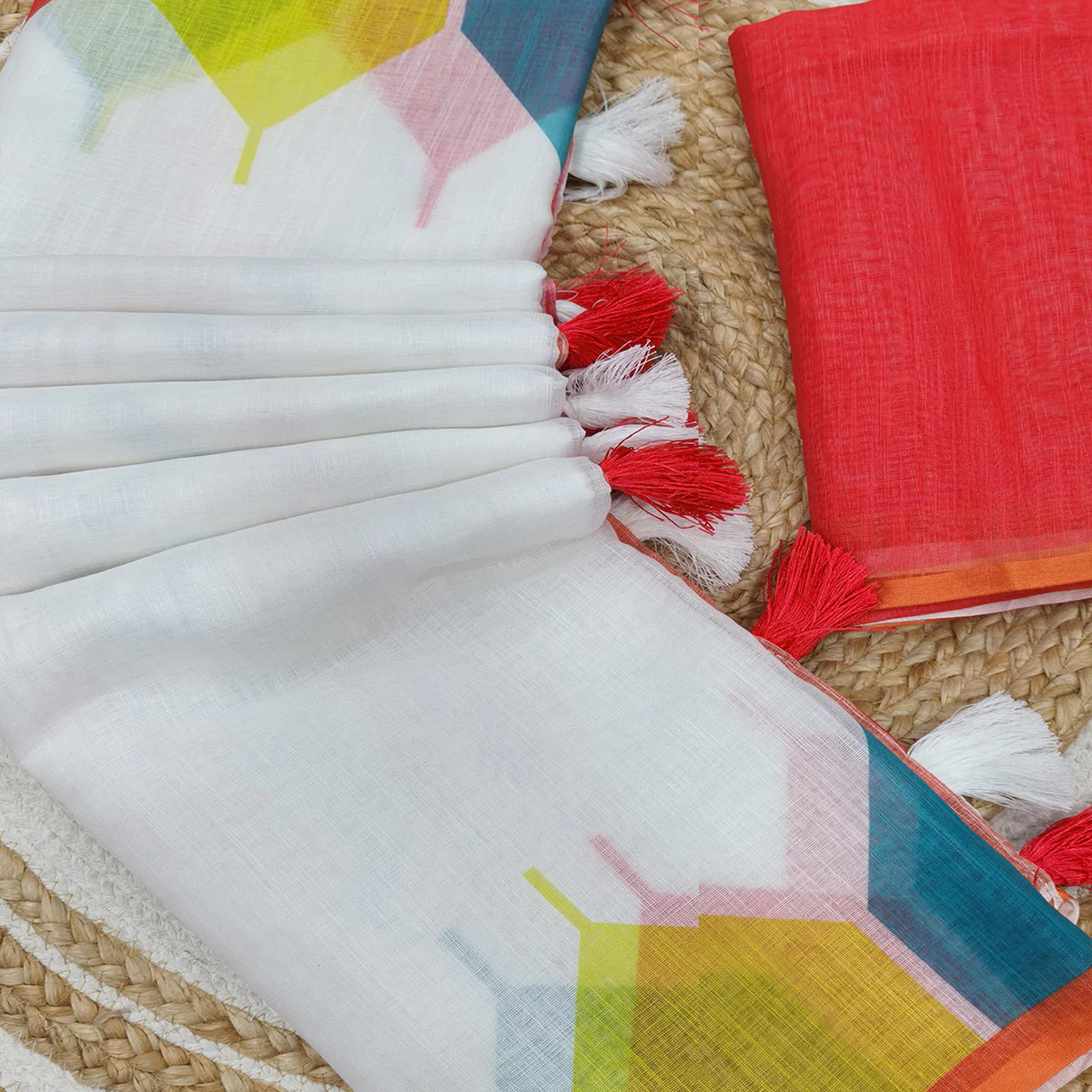 Elegant White Geometric Printed Linen Cotton Saree - Image 2