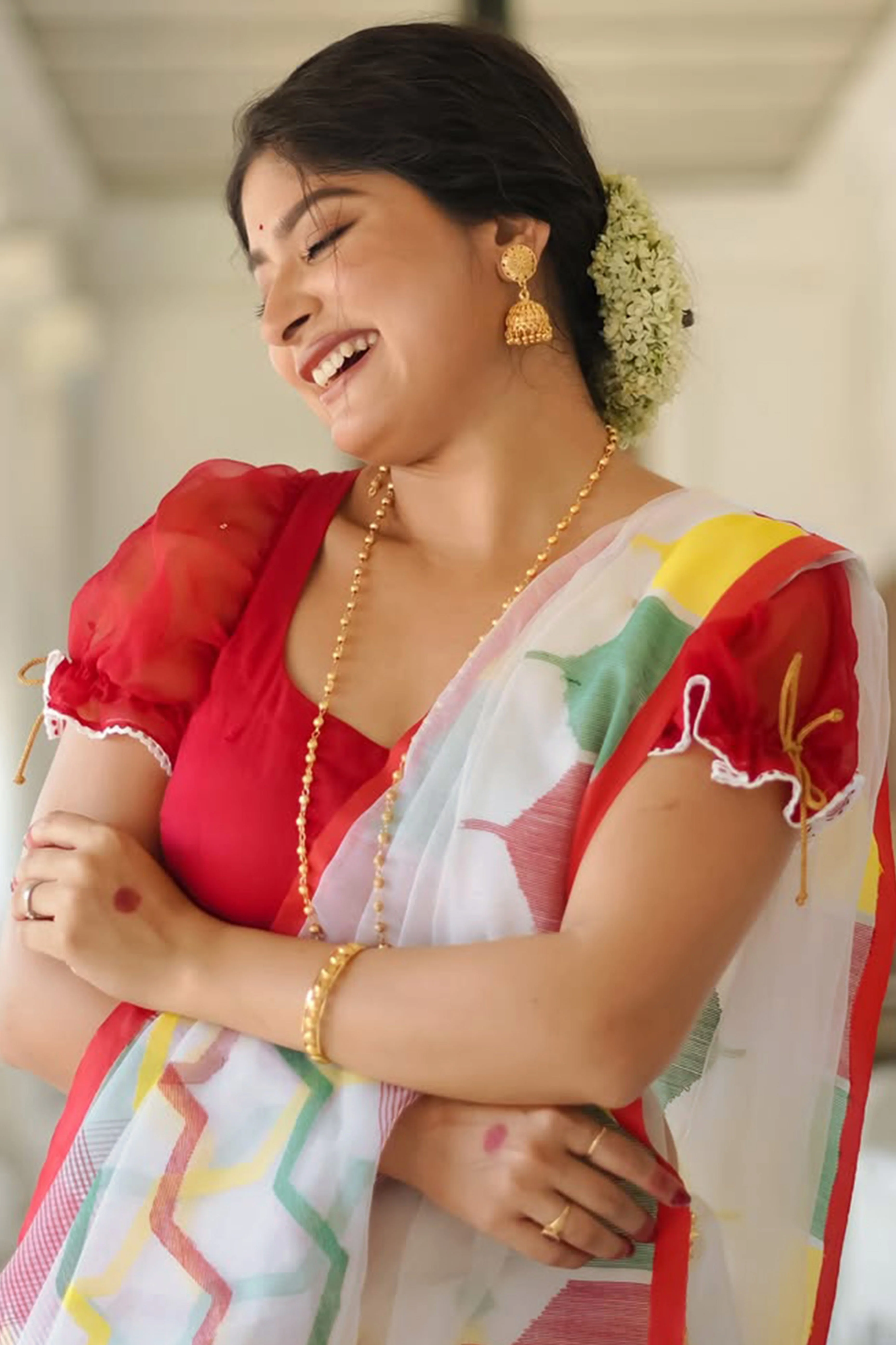 Elegant White Geometric Printed Linen Cotton Saree - Image 6