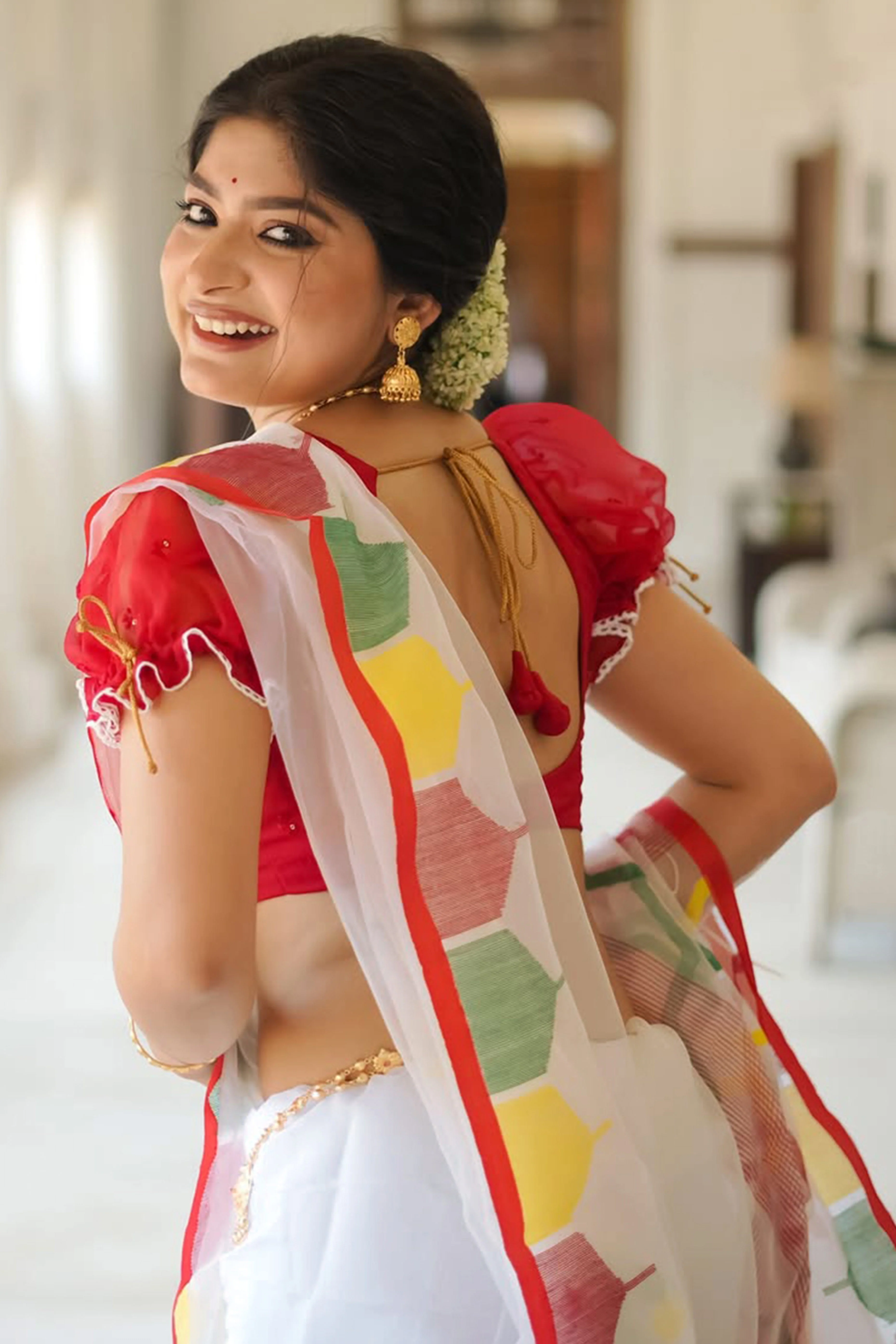 Elegant White Geometric Printed Linen Cotton Saree - Image 8
