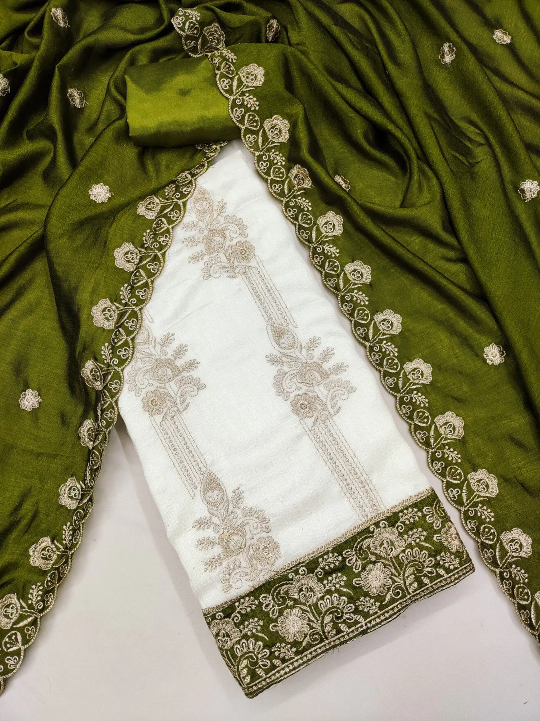 Elegant White Vichitra Silk Dress Material with Embroidery & Green Dupatta - Image 4