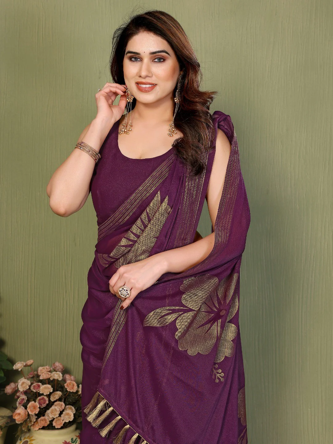 Elegant Wine Georgette Saree Adorned With Floral Foil Print & Rich Zari Border With Tassel Pallu - Image 3