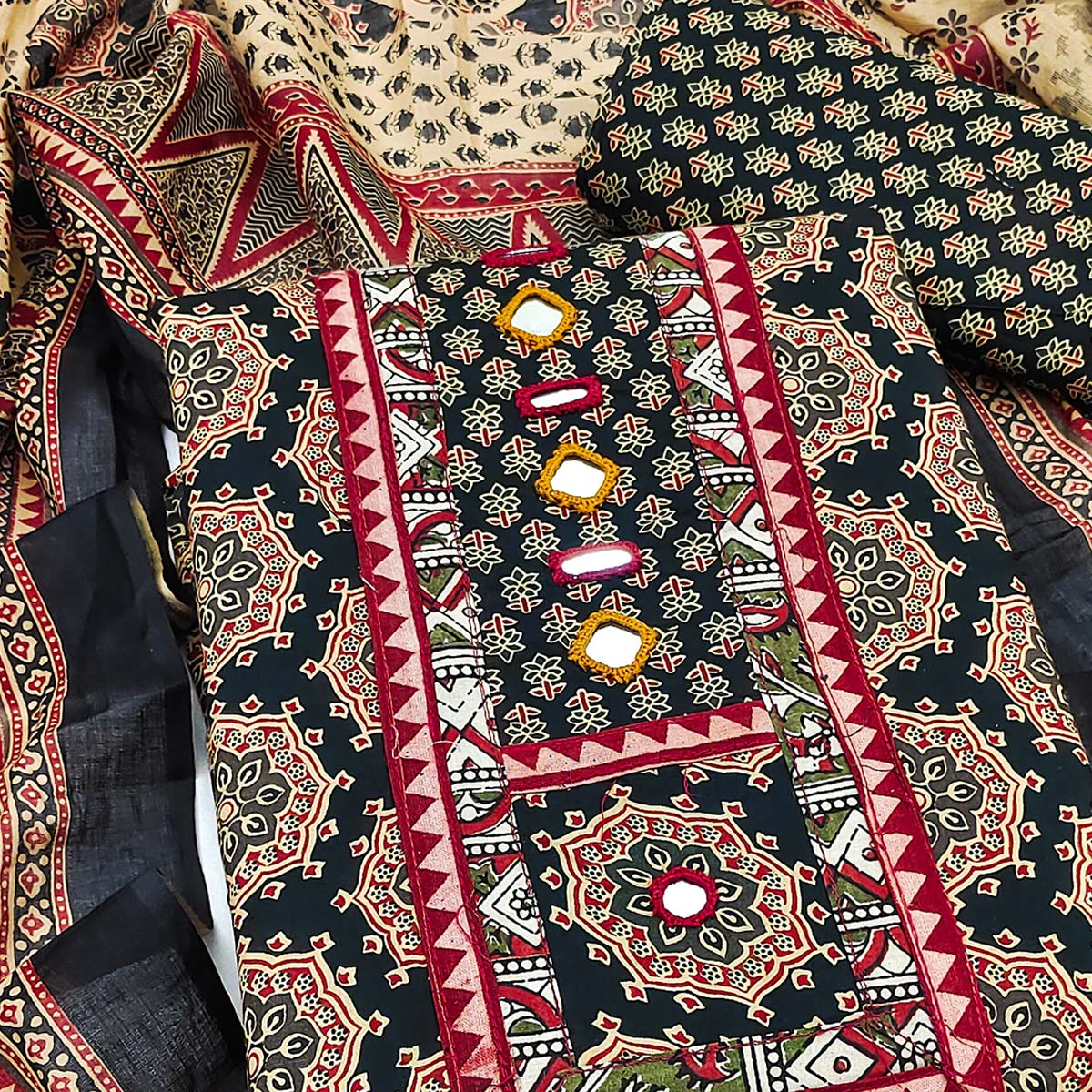 Ethnic Black Floral Printed Pure Cotton Dress Material Accented With Fine Neck Embroidery Work - Image 2