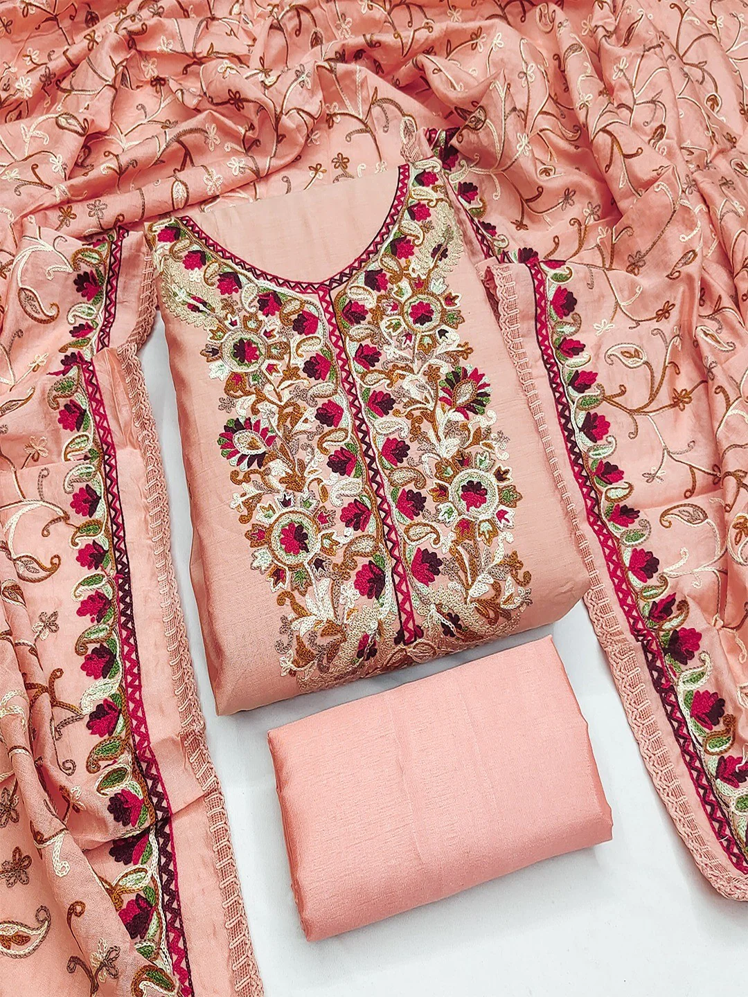 Ethnic Peach Roman Art Silk Dress Material Highlighted With Floral & Paisley Thread Embroidery - Image 4