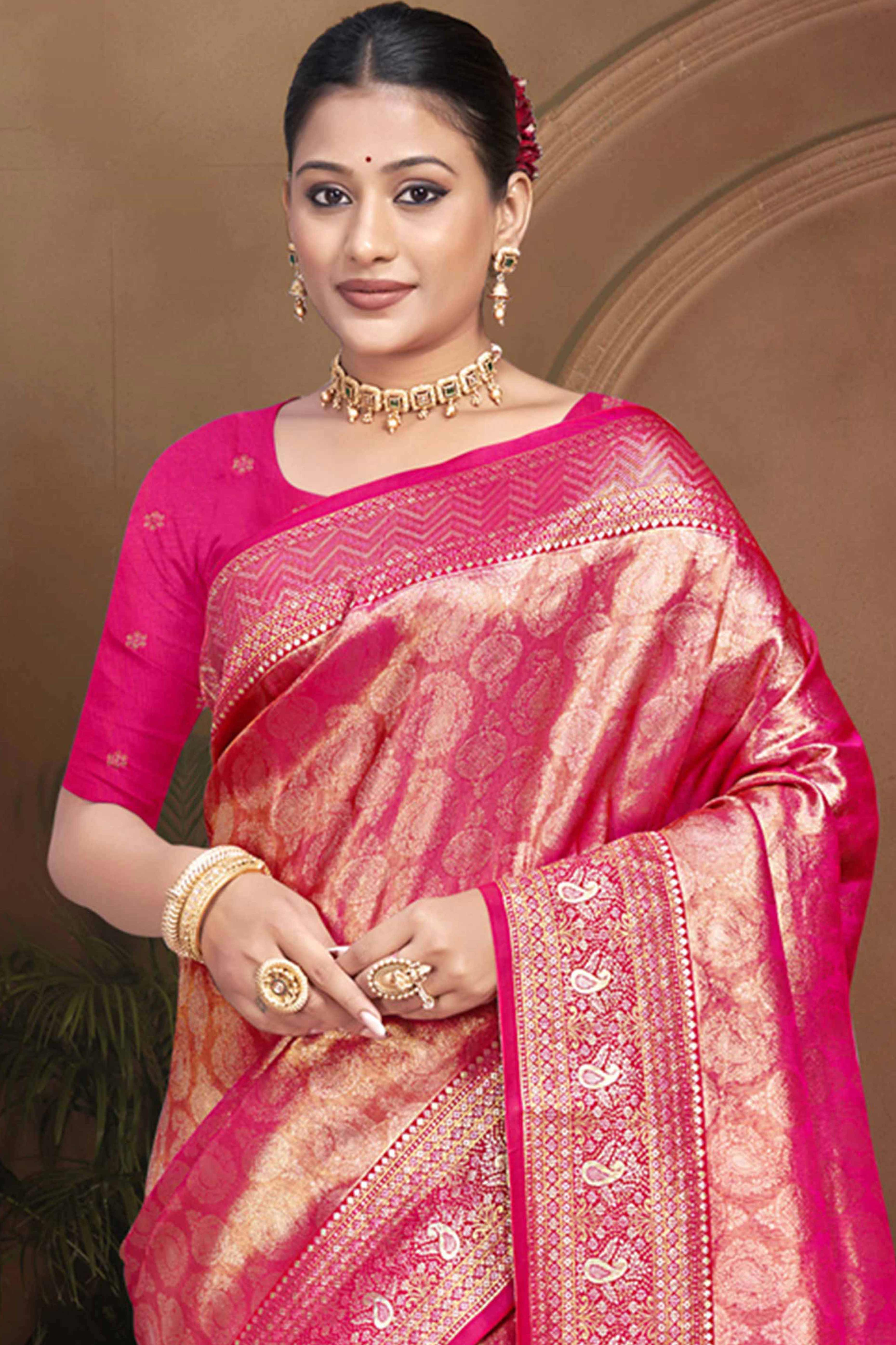 Exclusive Rani Pink Paisley & Floral Pattern Weaving Kanjivaram Silk Saree With Tassel Pallu - Image 4