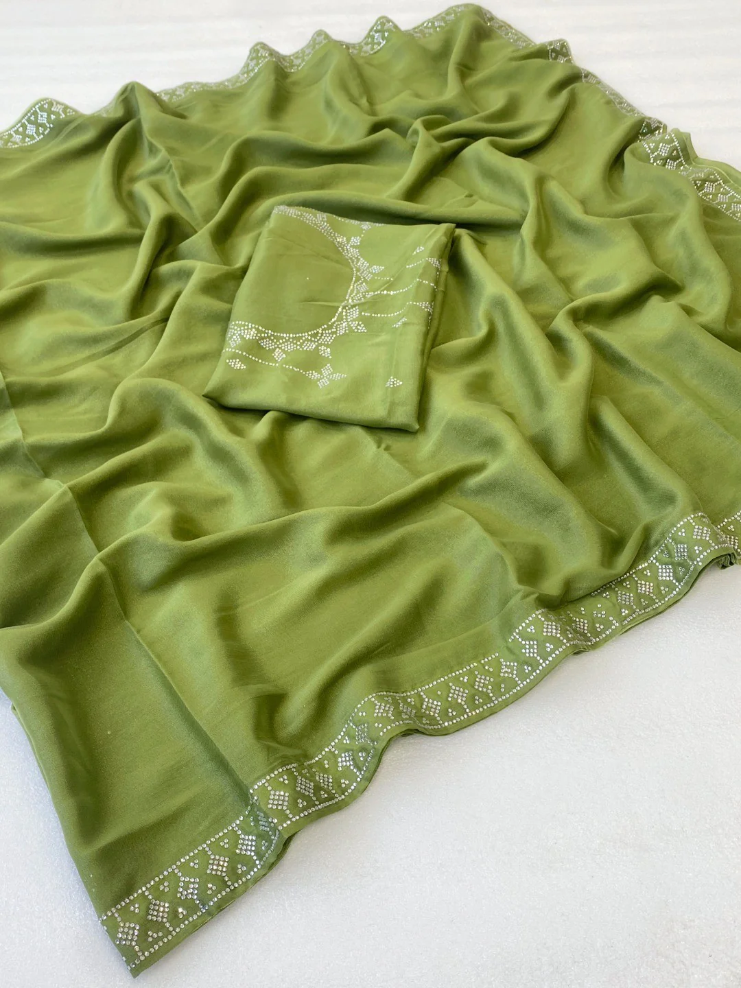 Exquisite Emerald Green Solid Georgette Saree Adorned With Luxurious Swarovski Crystal Border Work - Image 2