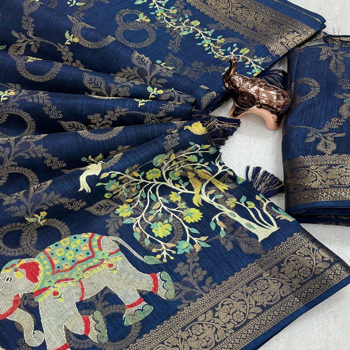 Exquisite Navy Blue Floral Weaving Tusser Silk Jacquard Saree Highlighted With Elephant Motif Pallu - Image 2