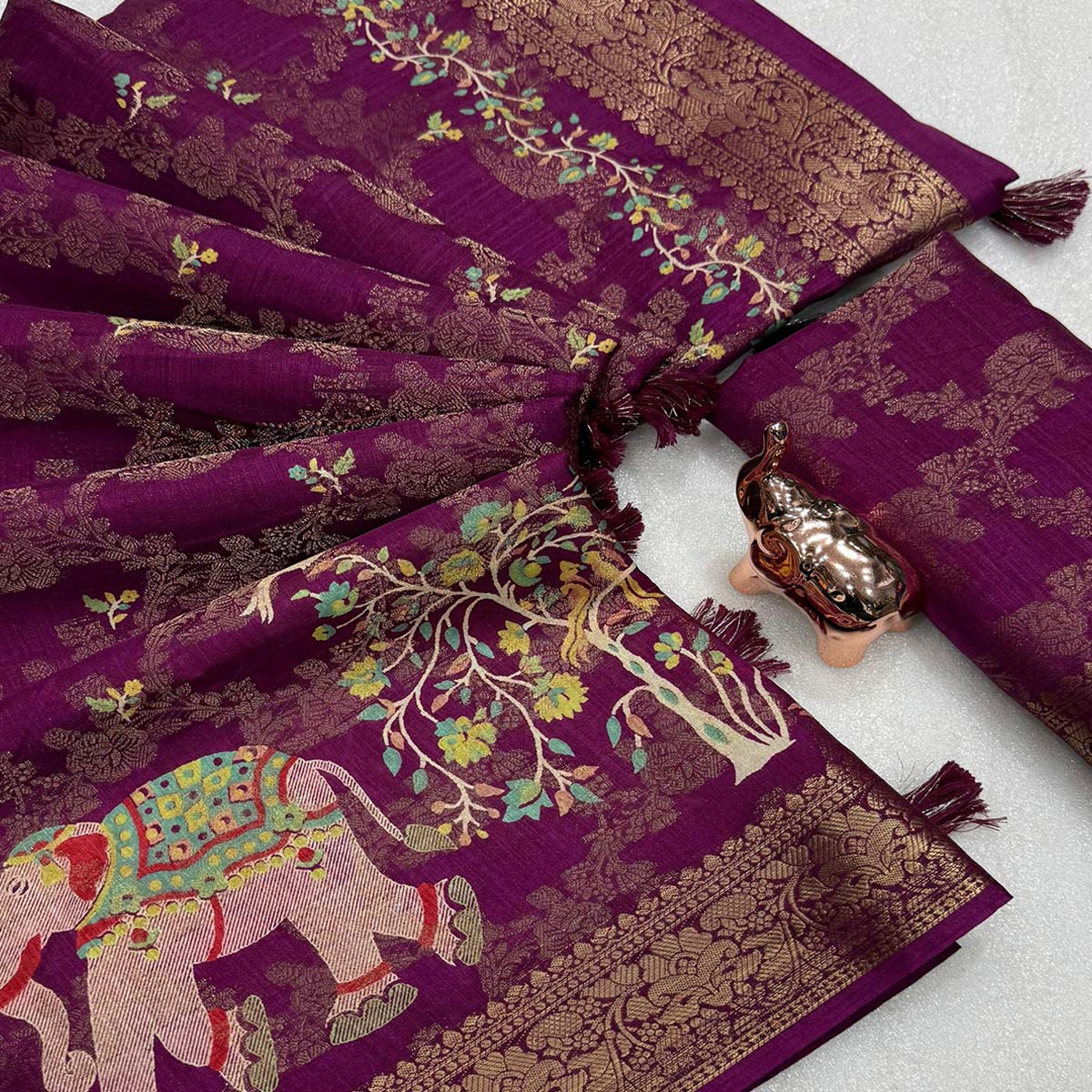 Exquisite Wine Floral Weaving Tusser Silk Jacquard Saree Highlighted With Elephant Motif Pallu - Image 2