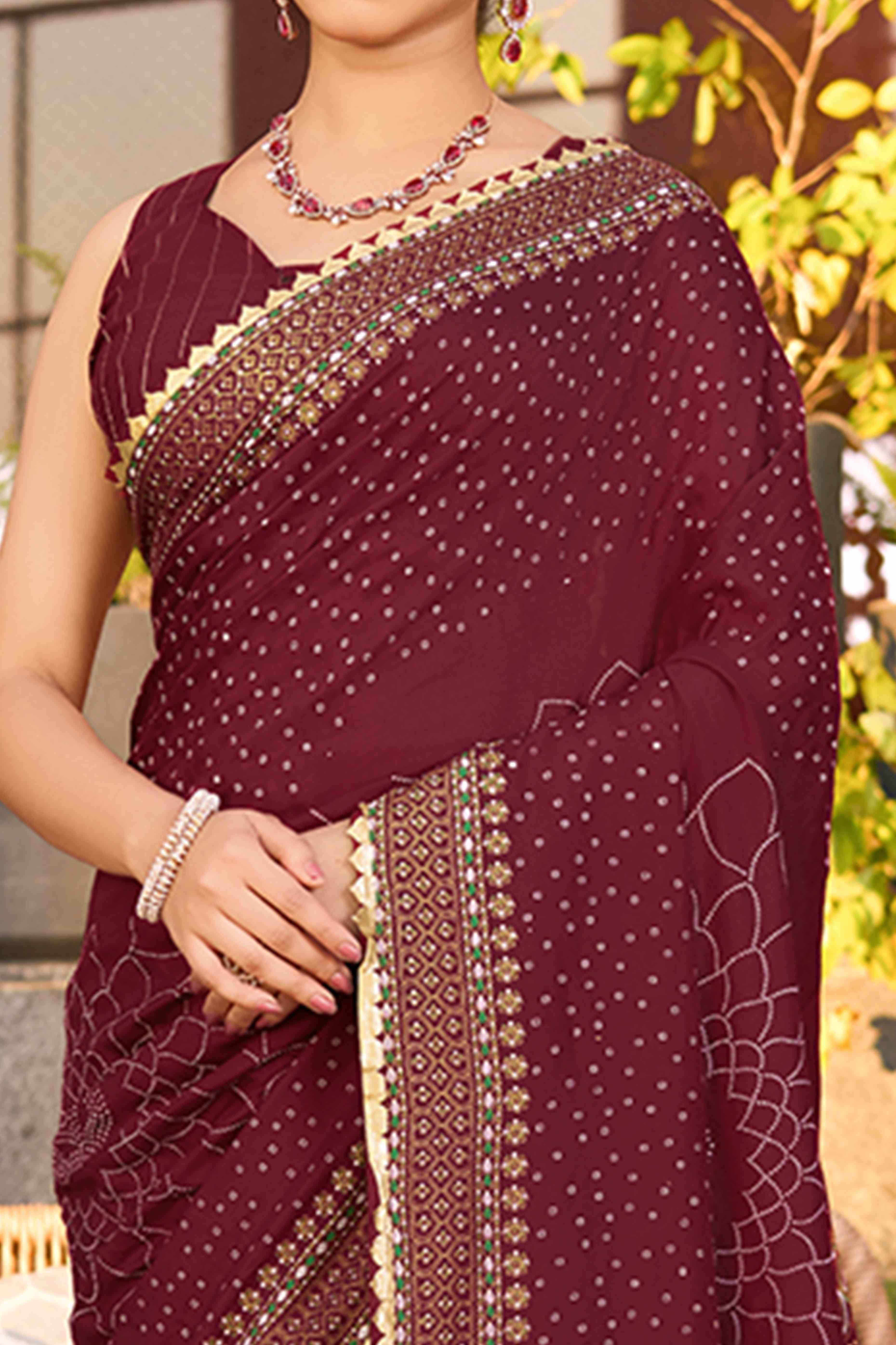 Feel The Luxury Of Maroon Bandhani Foil Printed Cotton Silk Sarree With Lace Border - Image 2