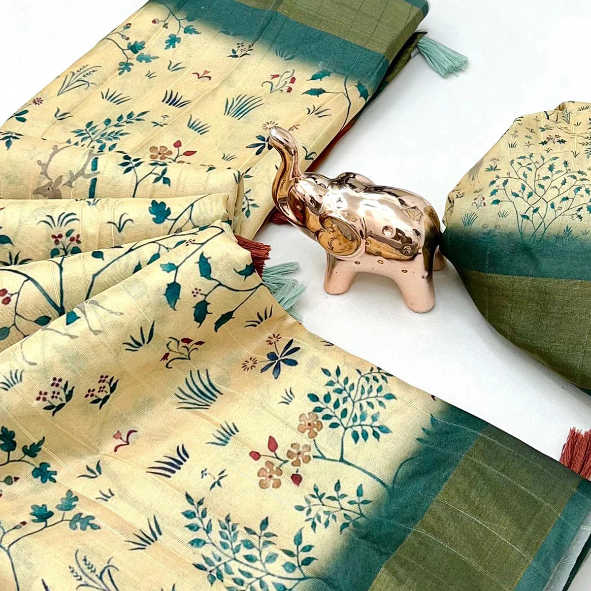 Festive Cream Silk Blend Saree with Subtle Floral Print and Shimmering Zari Border - Image 2