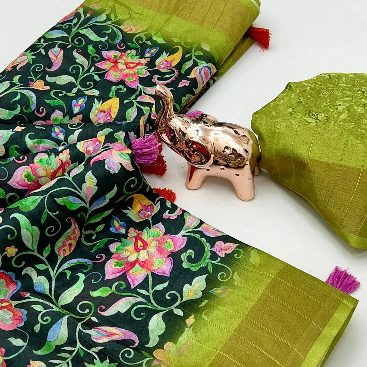 Festive Dark Green Silk Blend Saree with Subtle Floral Print and Shimmering Zari Border - Image 2