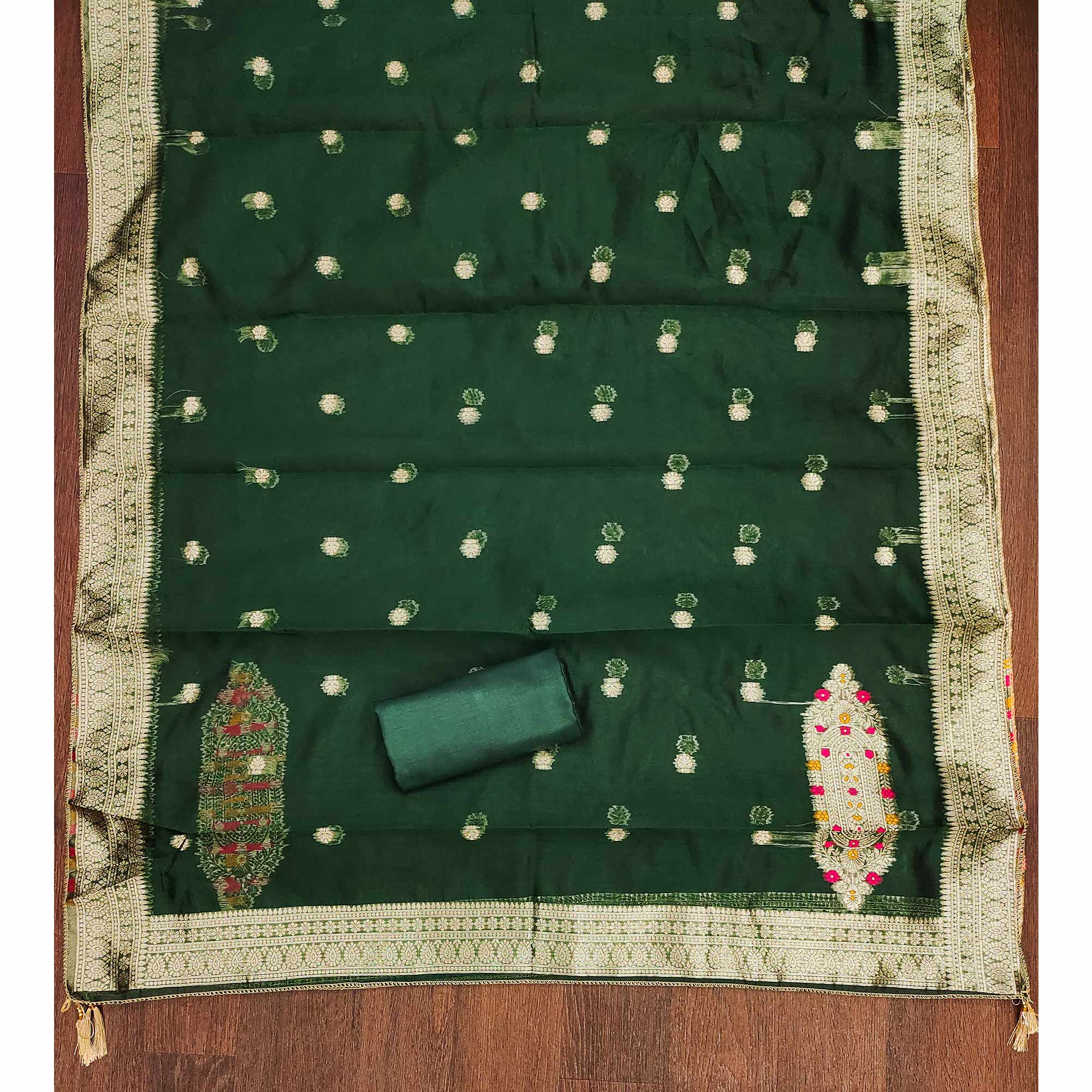 Festive Green Unstitched Dress Material in Zari Weaving Jacquard - Image 6