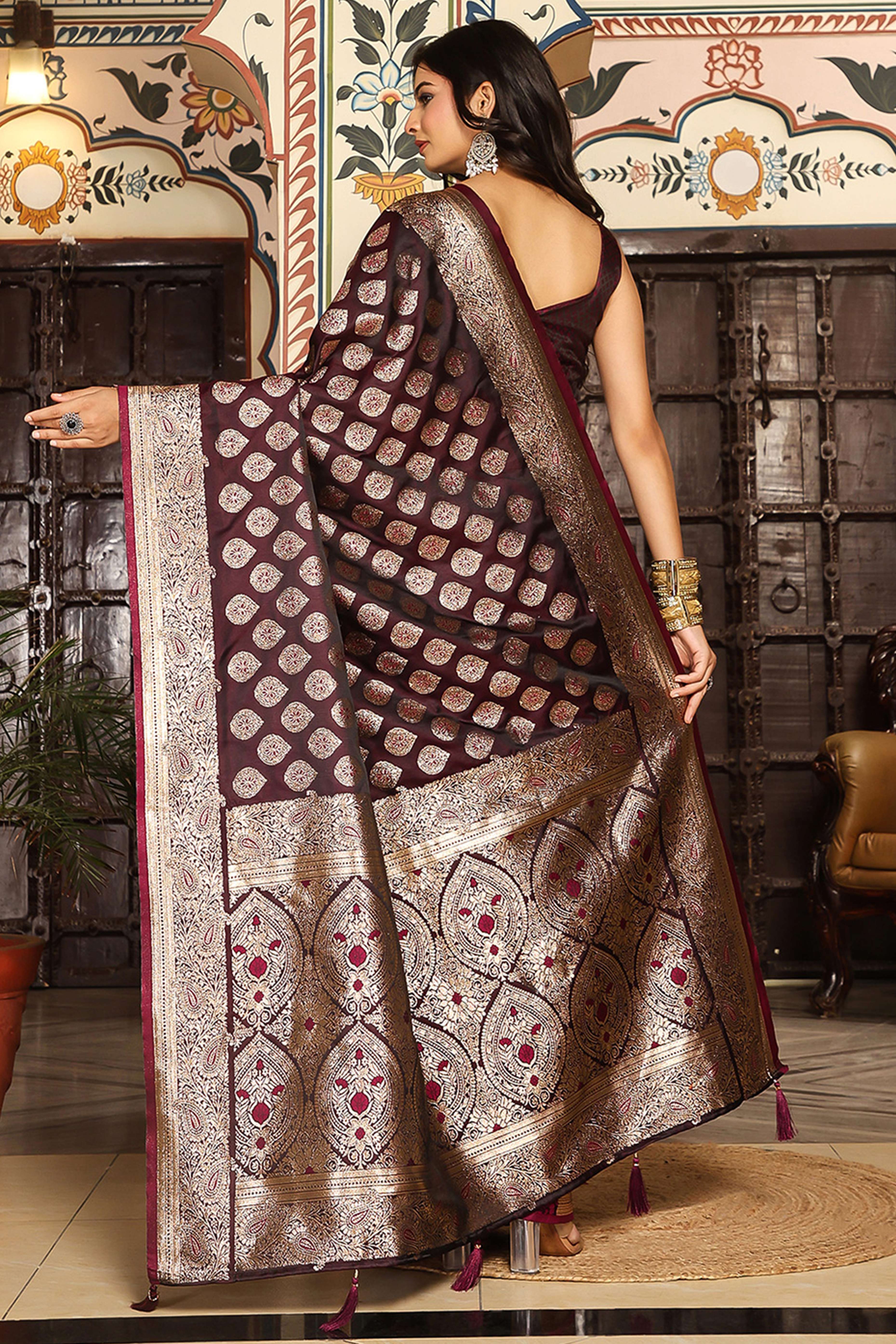 Festive Maroon Saree in Silk Blend with Exquisite Zari Weaving Work - Image 5