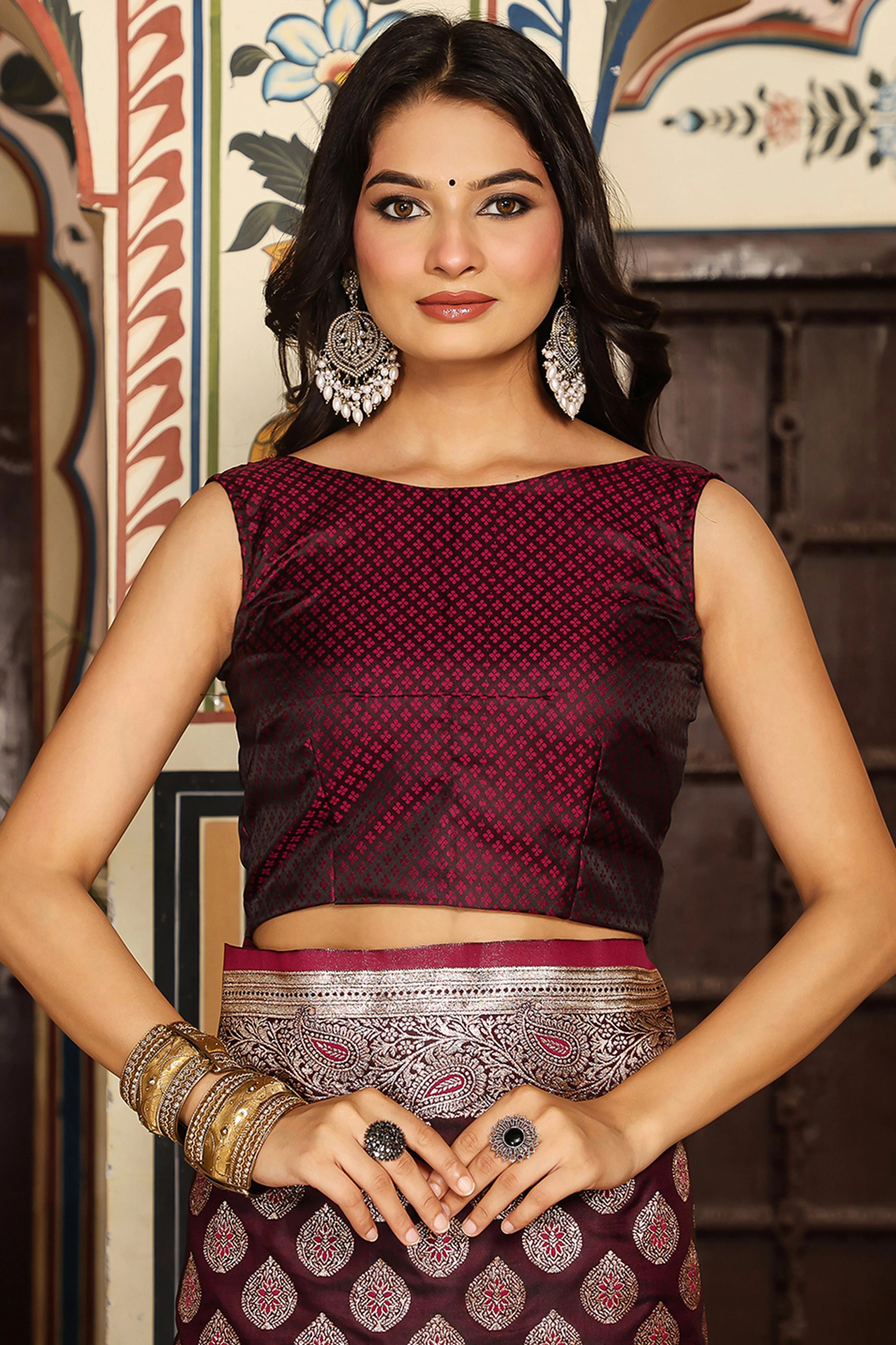 Festive Maroon Saree in Silk Blend with Exquisite Zari Weaving Work - Image 7
