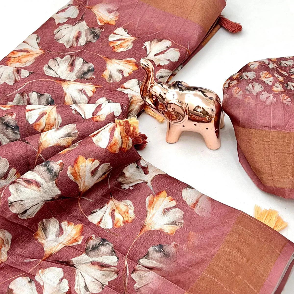 Festive Mauve Silk Blend Saree with Subtle Floral Print and Shimmering Zari Border - Image 2