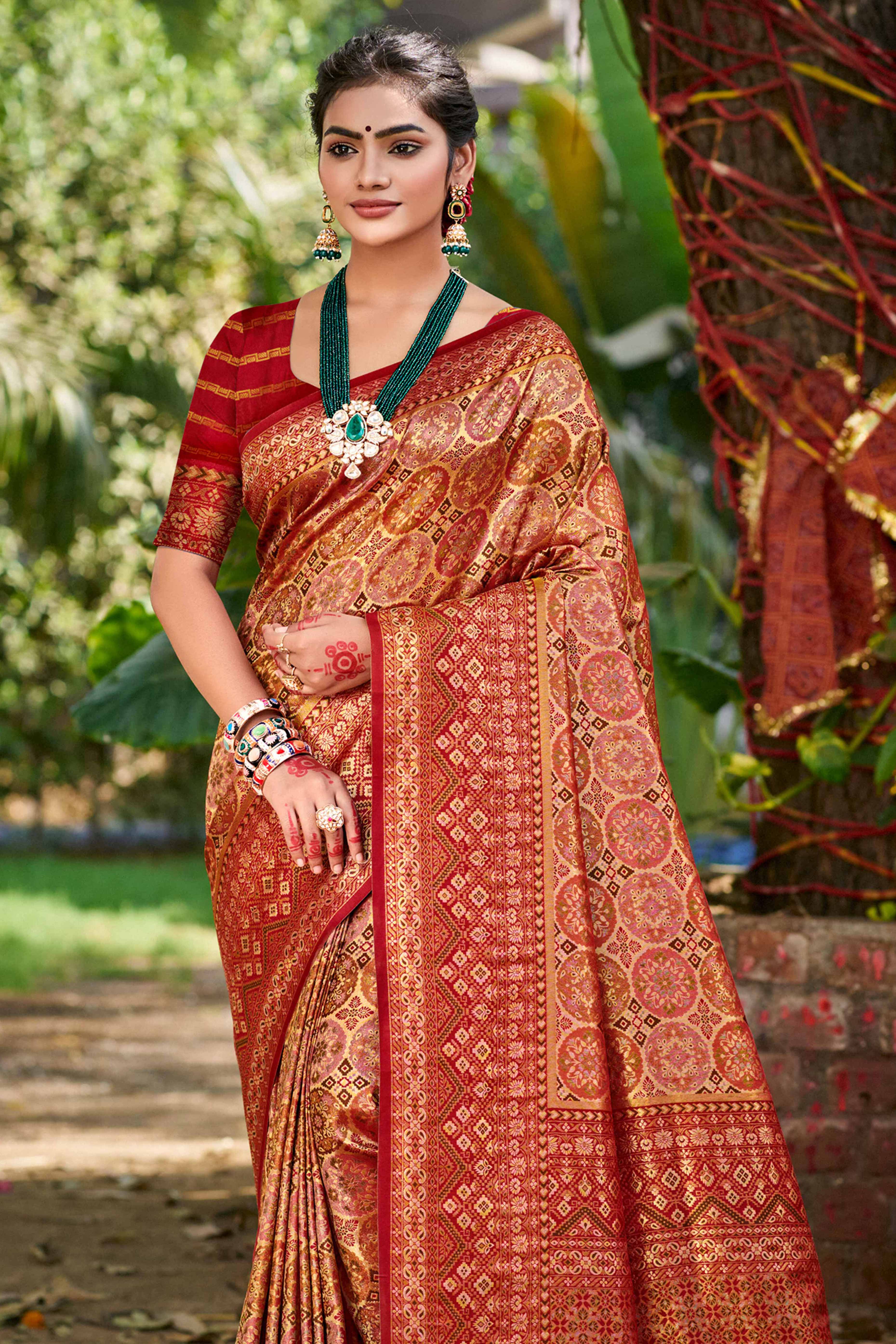 Floral Patterned Maroon Woven Silk Blend Dharmavaram Saree With Tassel Elegance - Image 3