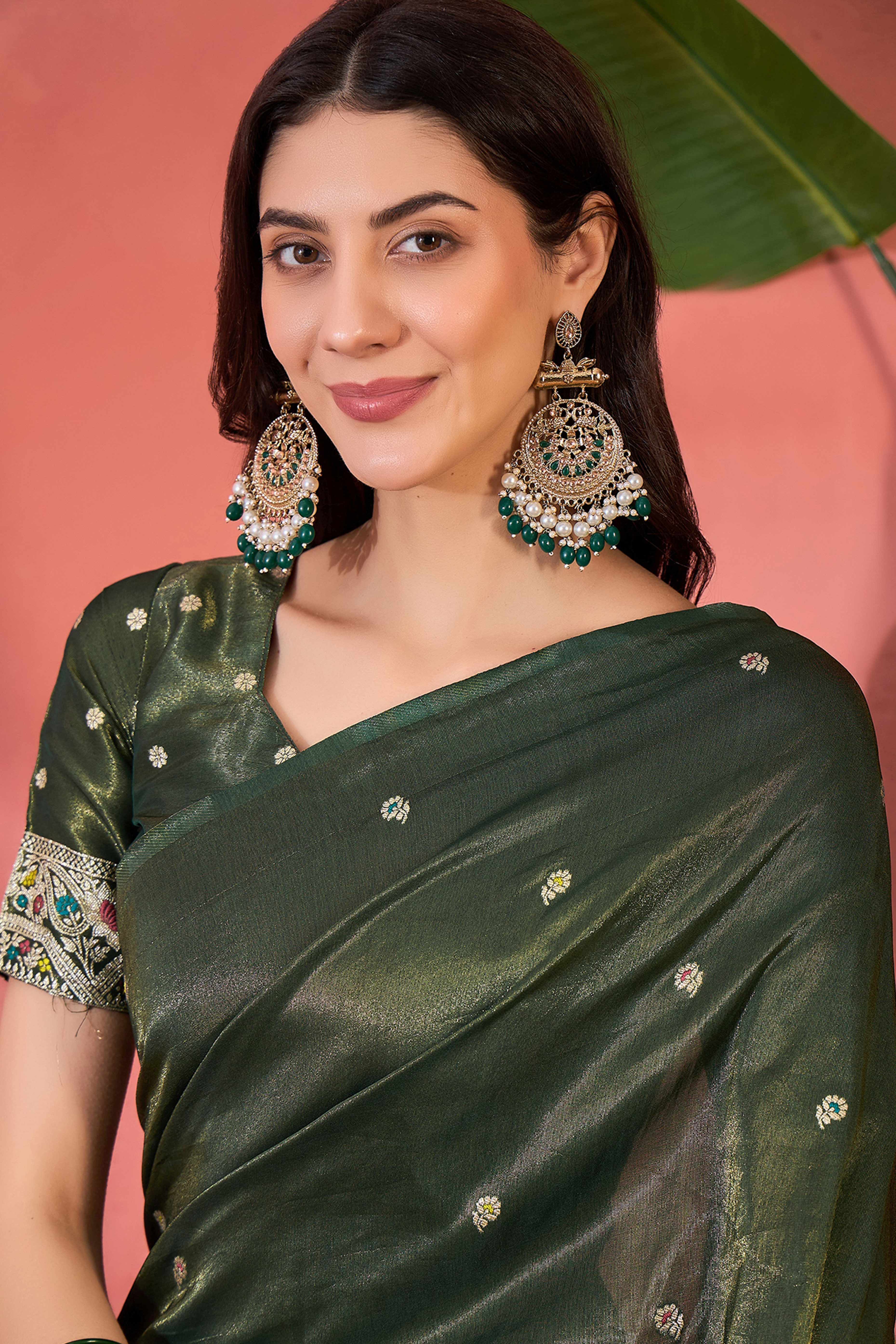 Floral Zari Woven Mehendi Green Saree In Shimmer Finish With Elegant Tassel Pallu - Image 6