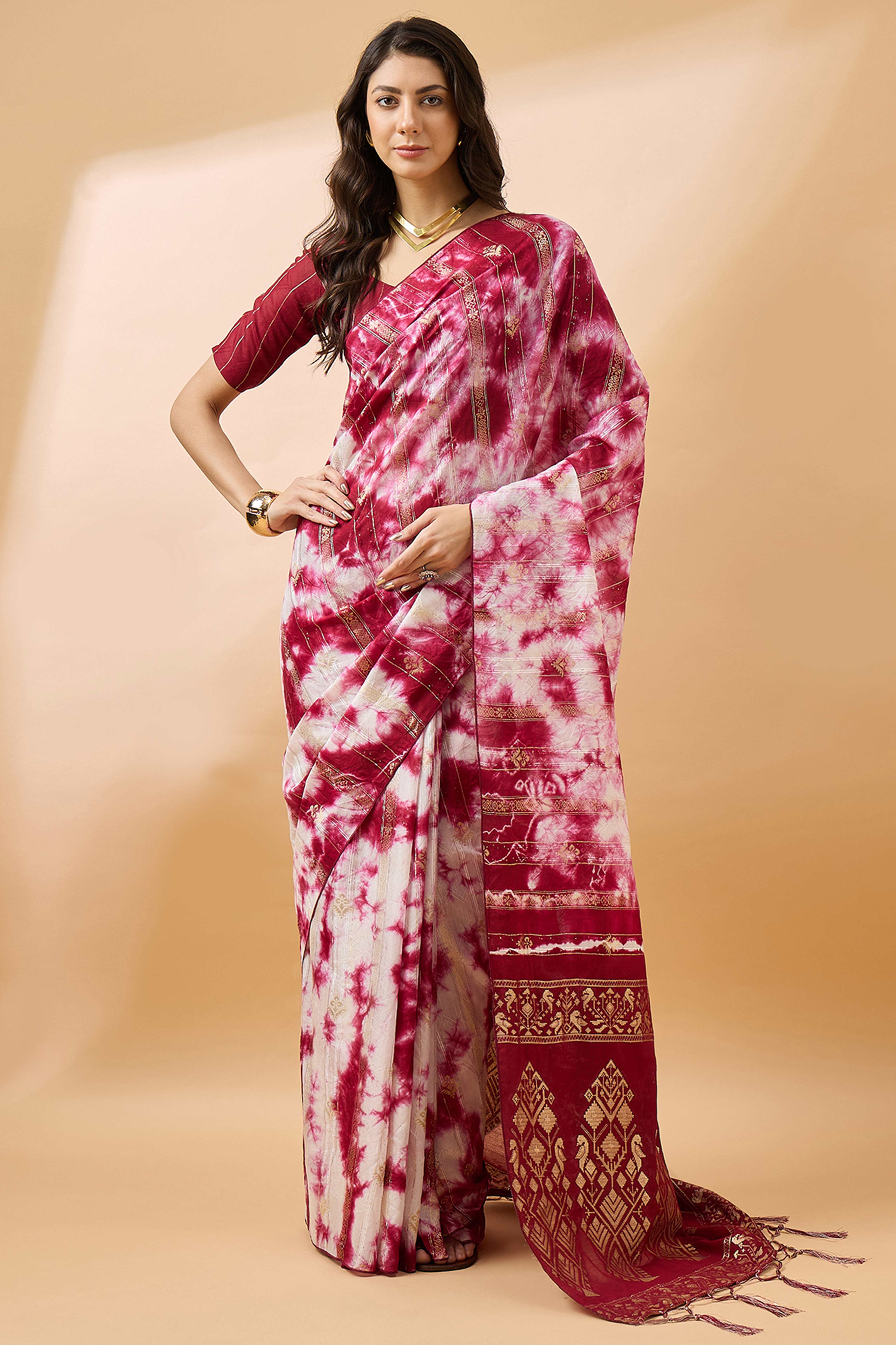 Floral Zari Woven Pink Saree In Cotton Blend With Sparkling Sequins & Elegant Tassel Pallu - Image 3
