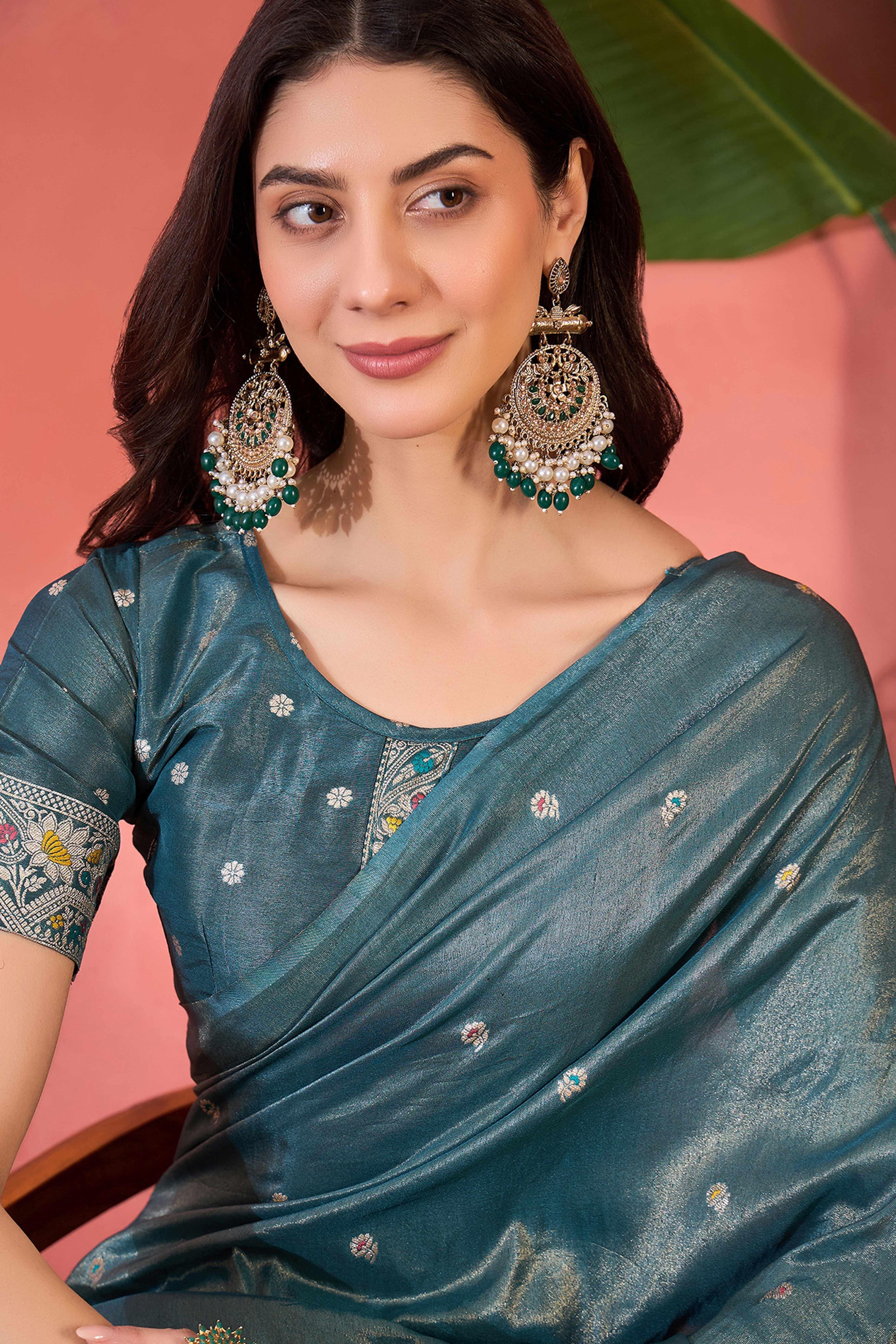 Floral Zari Woven Teal Blue Saree In Shimmer Finish With Elegant Tassel Pallu - Image 6