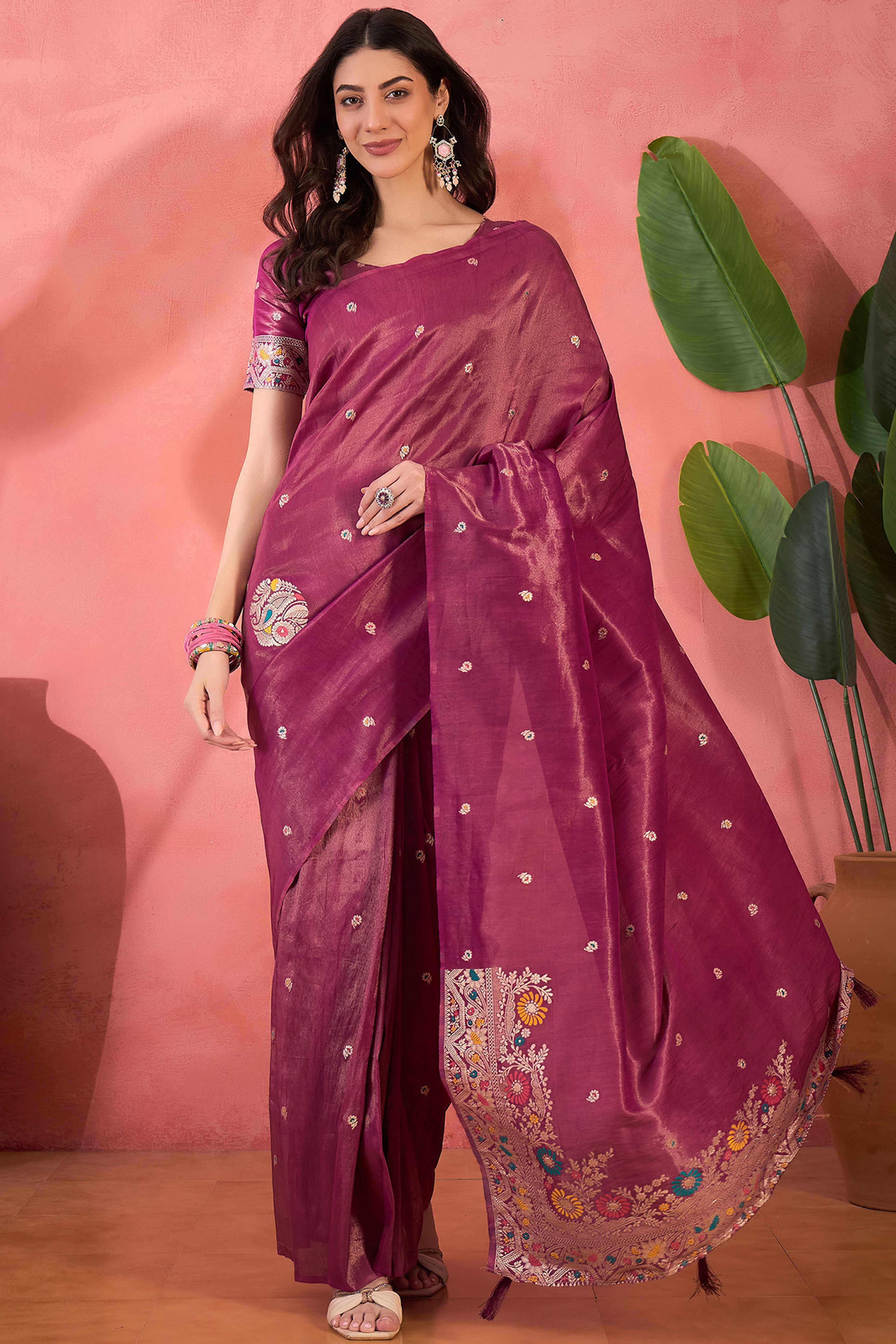 Floral Zari Woven Wine Saree In Shimmer Finish With Elegant Tassel Pallu - Image 4
