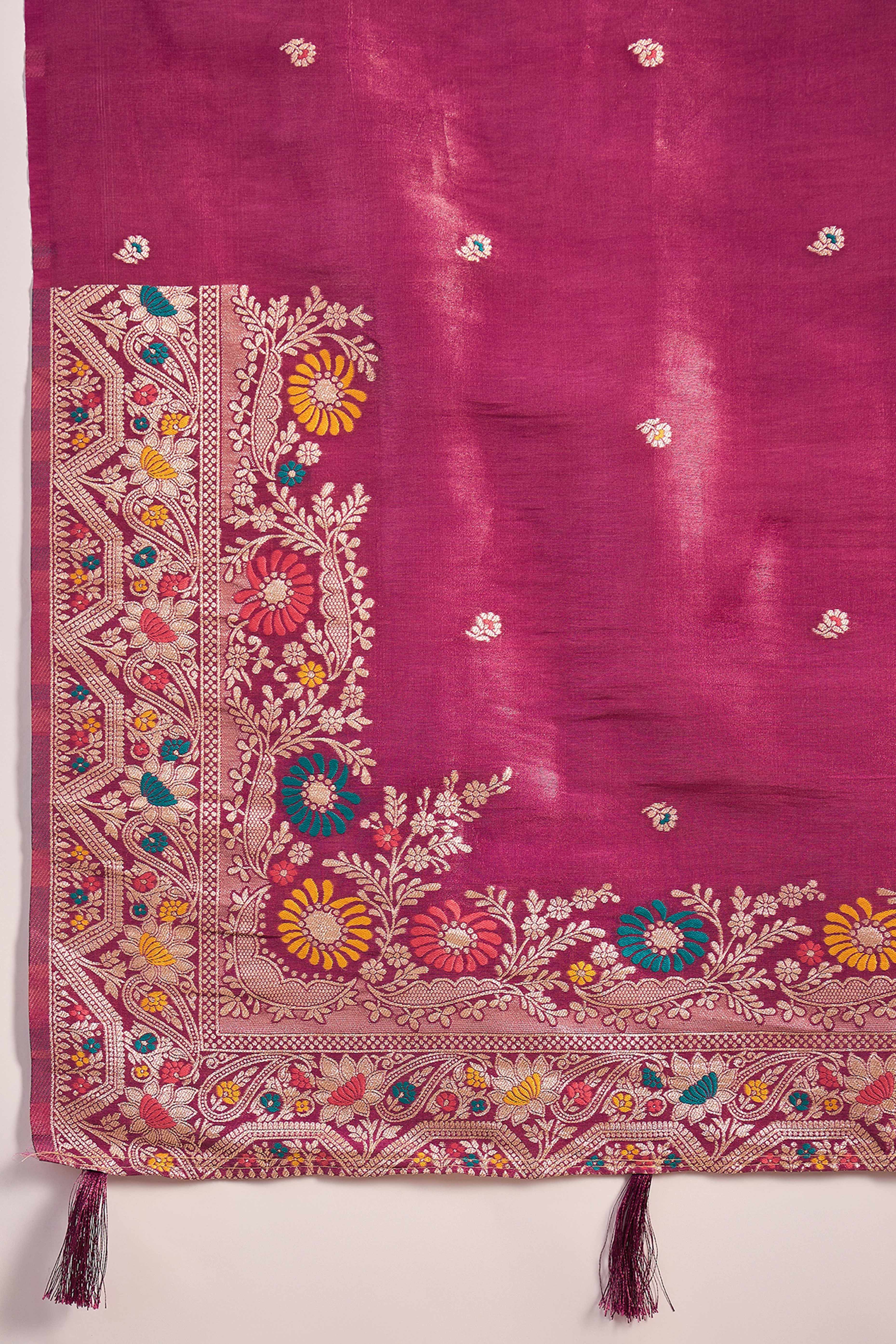 Floral Zari Woven Wine Saree In Shimmer Finish With Elegant Tassel Pallu - Image 7