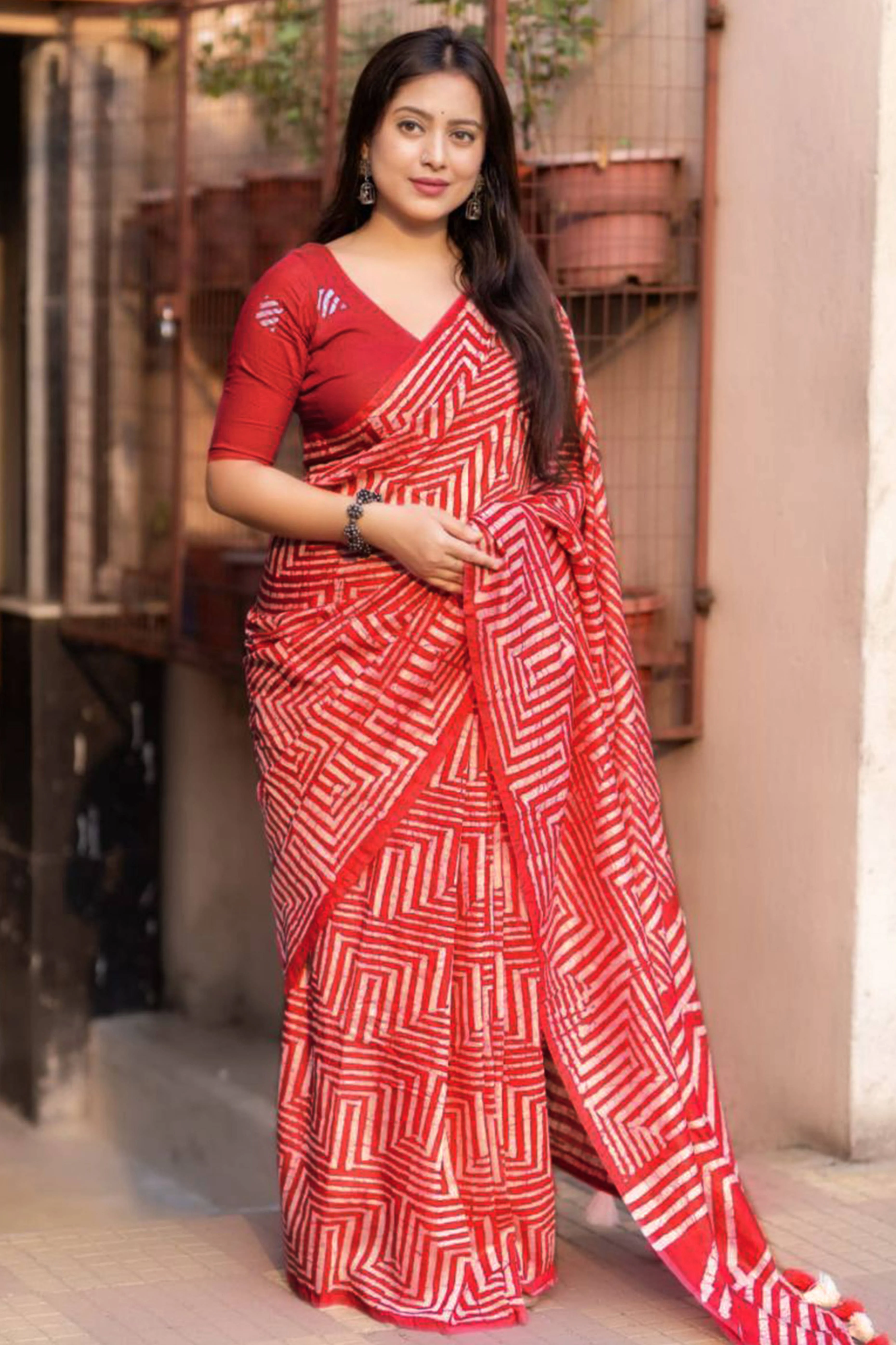 Gajari Pink Digital Printed Linen Cotton Saree - Image 4