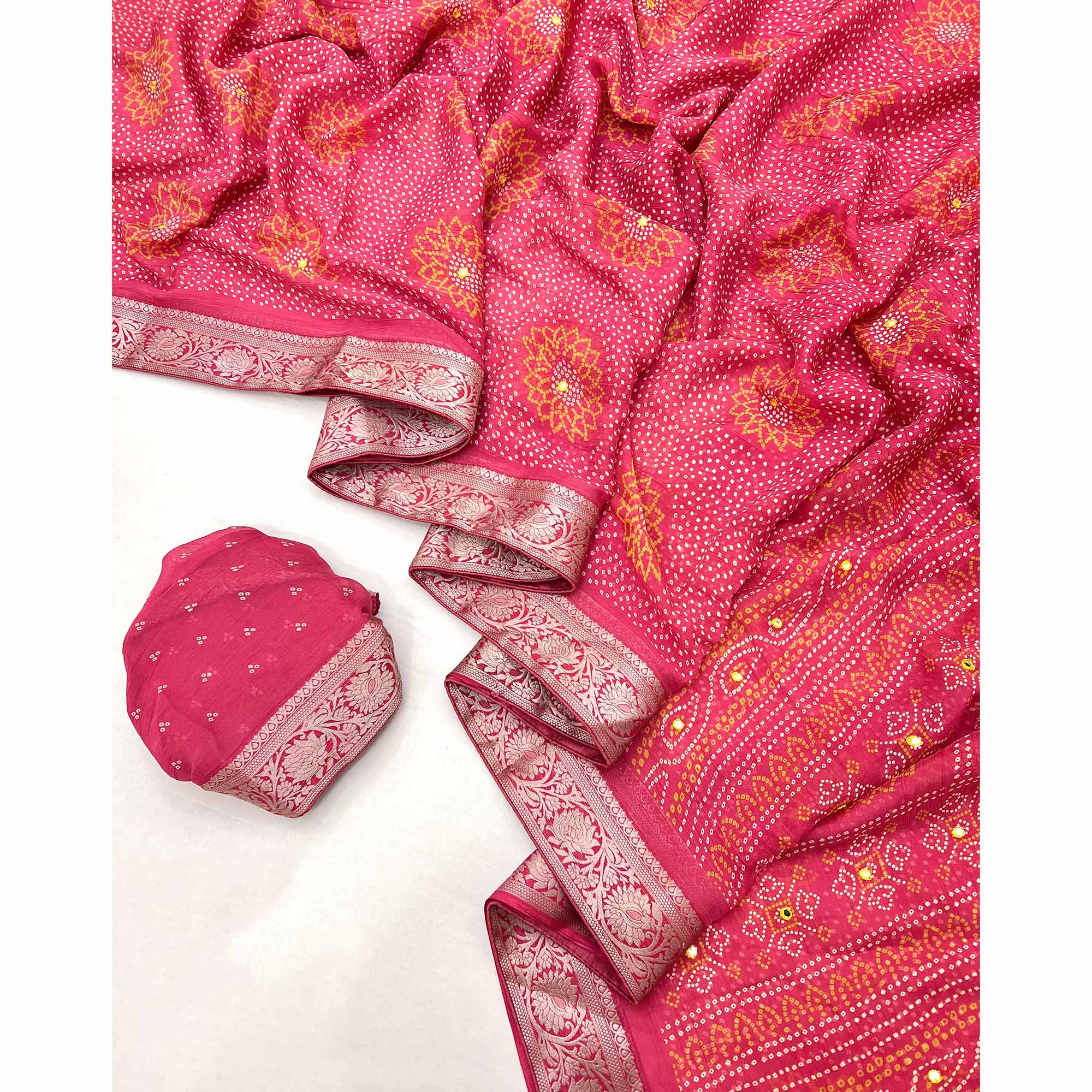 Gajri Pink Bandhani Printed Chiffon Saree - Image 3